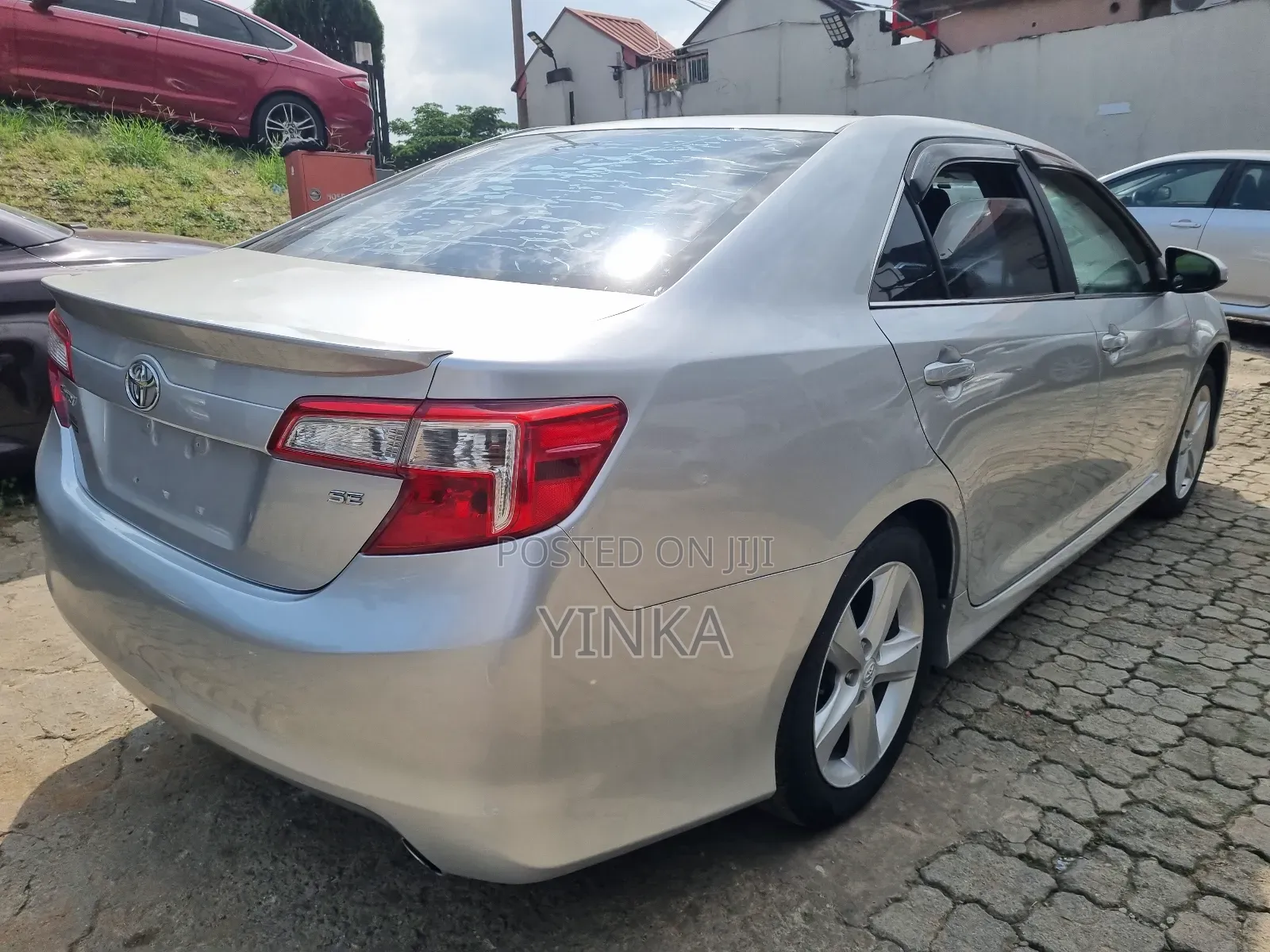Toyota Camry SE 4dr Sedan (2.5L 4cyl 6A) 2012 Silver