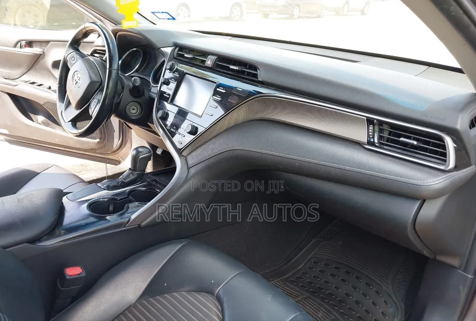 Toyota Camry SE (2.5L 4cyl 8A) 2019 Gray