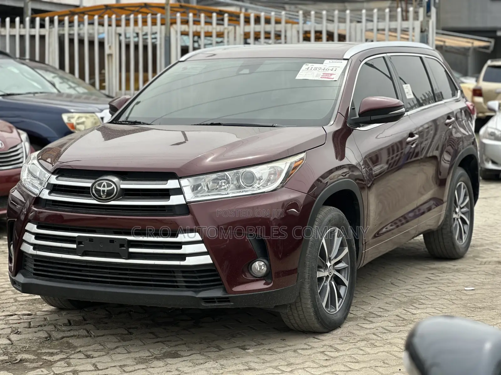Toyota Highlander XLE 4x4 V6 (3.5L 6cyl 8A) 2018 Maroon