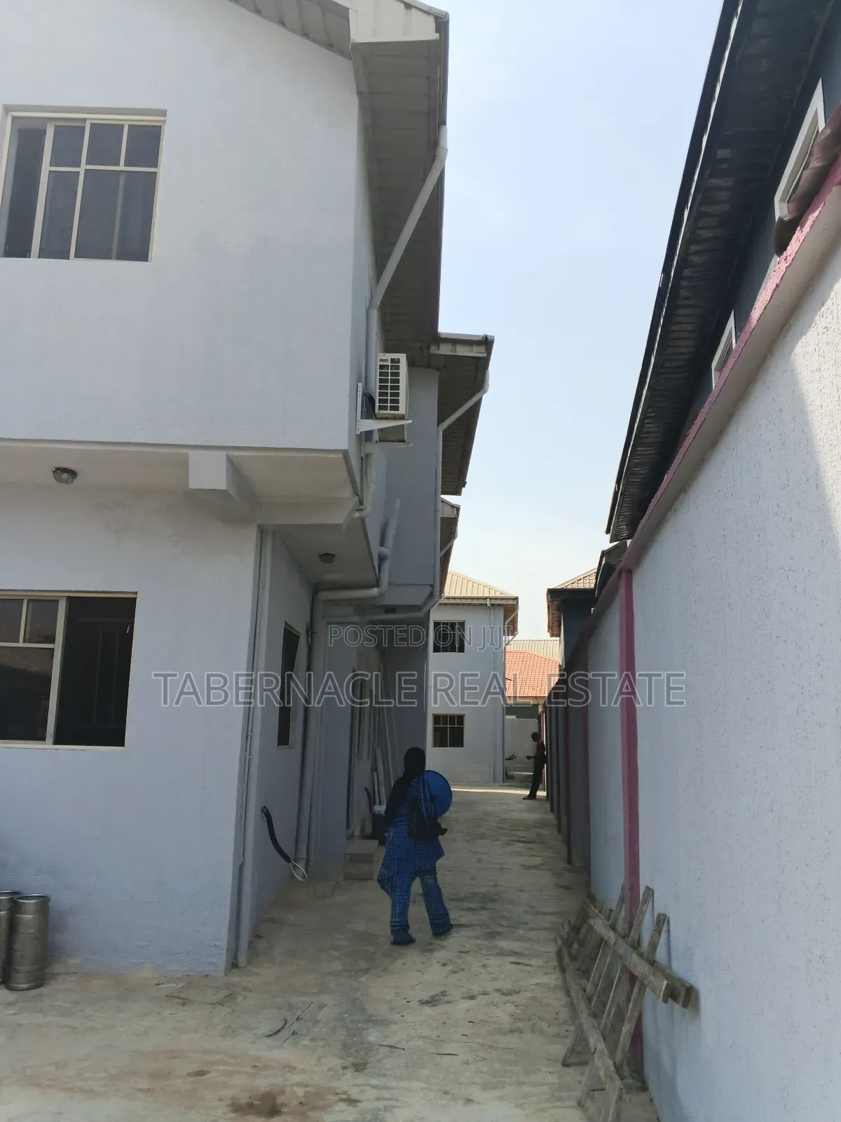 2bdrm Apartment in Alogba Estate for rent