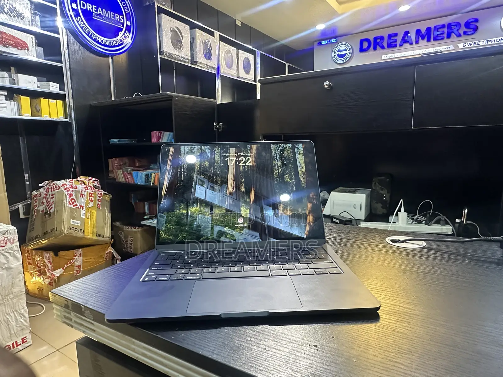 New Laptop Apple MacBook Air 8GB Intel Core M2 SSD 256GB