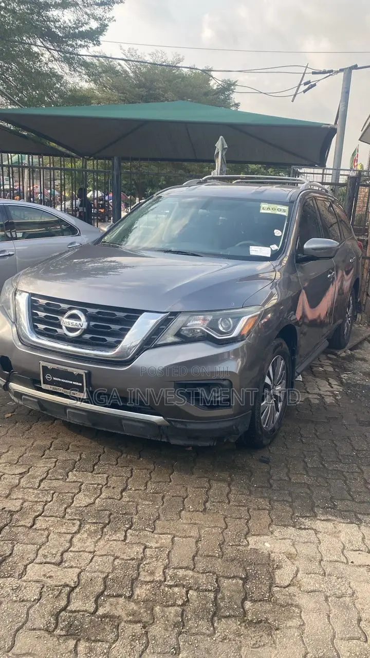 Nissan Pathfinder SL 4x4 2018 Gray