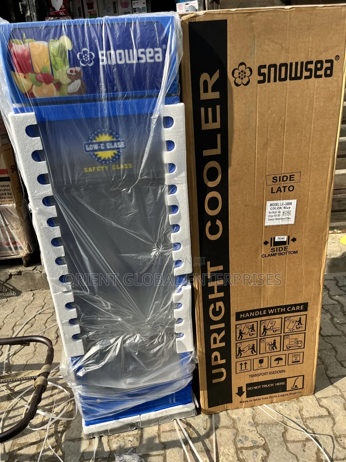 Snowsea 300l Showcase Chiller Freezer