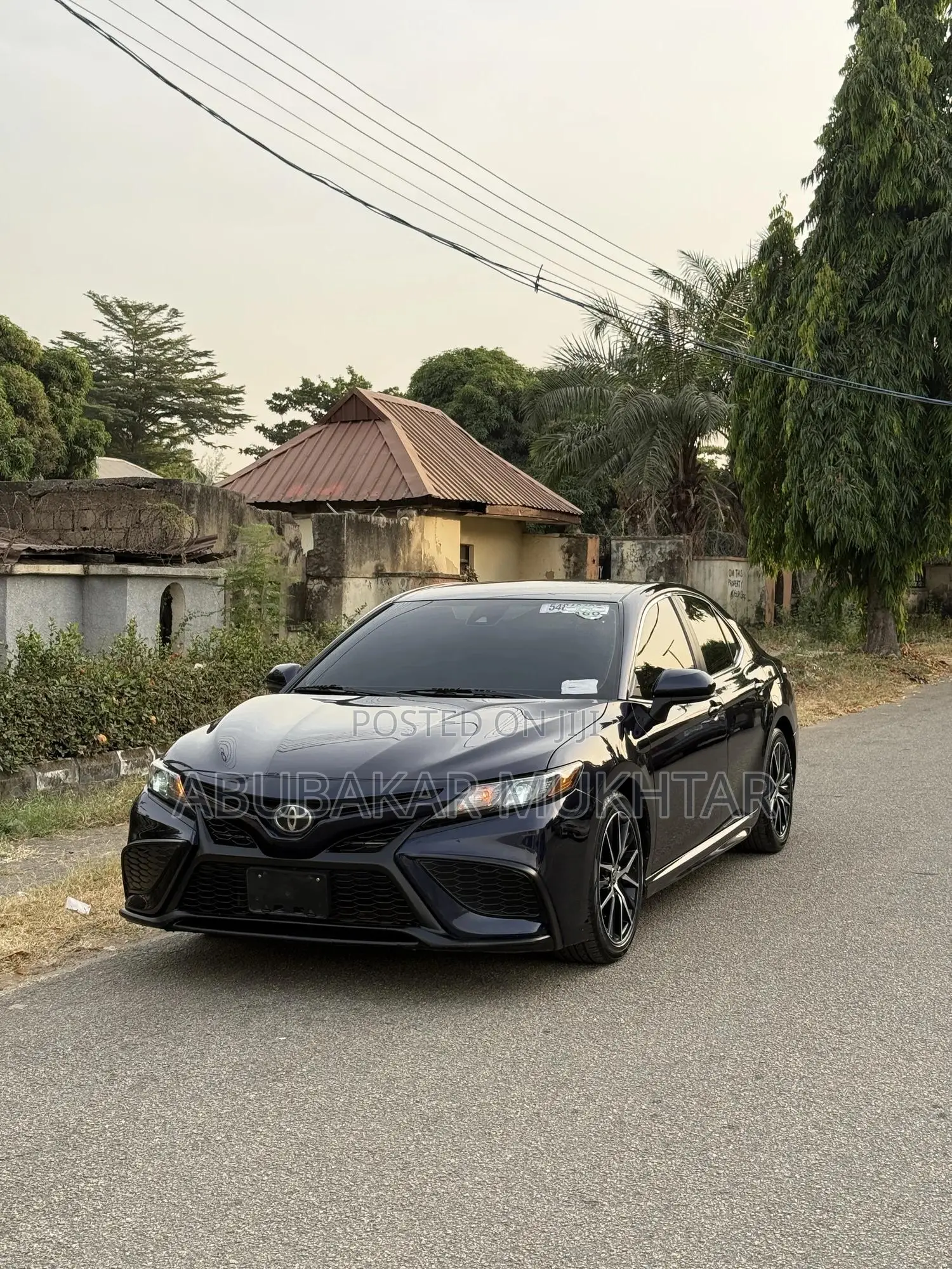 Toyota Camry SE 2021 Blue