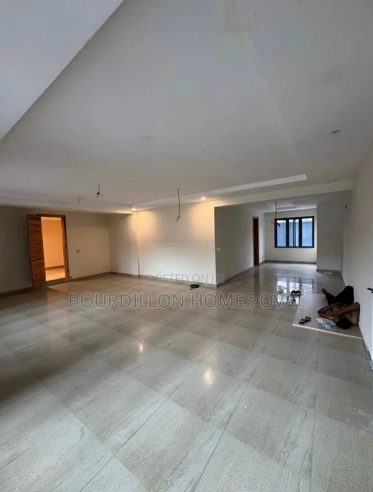 2bdrm Apartment in Lekki Phase 1, Lagos for sale
