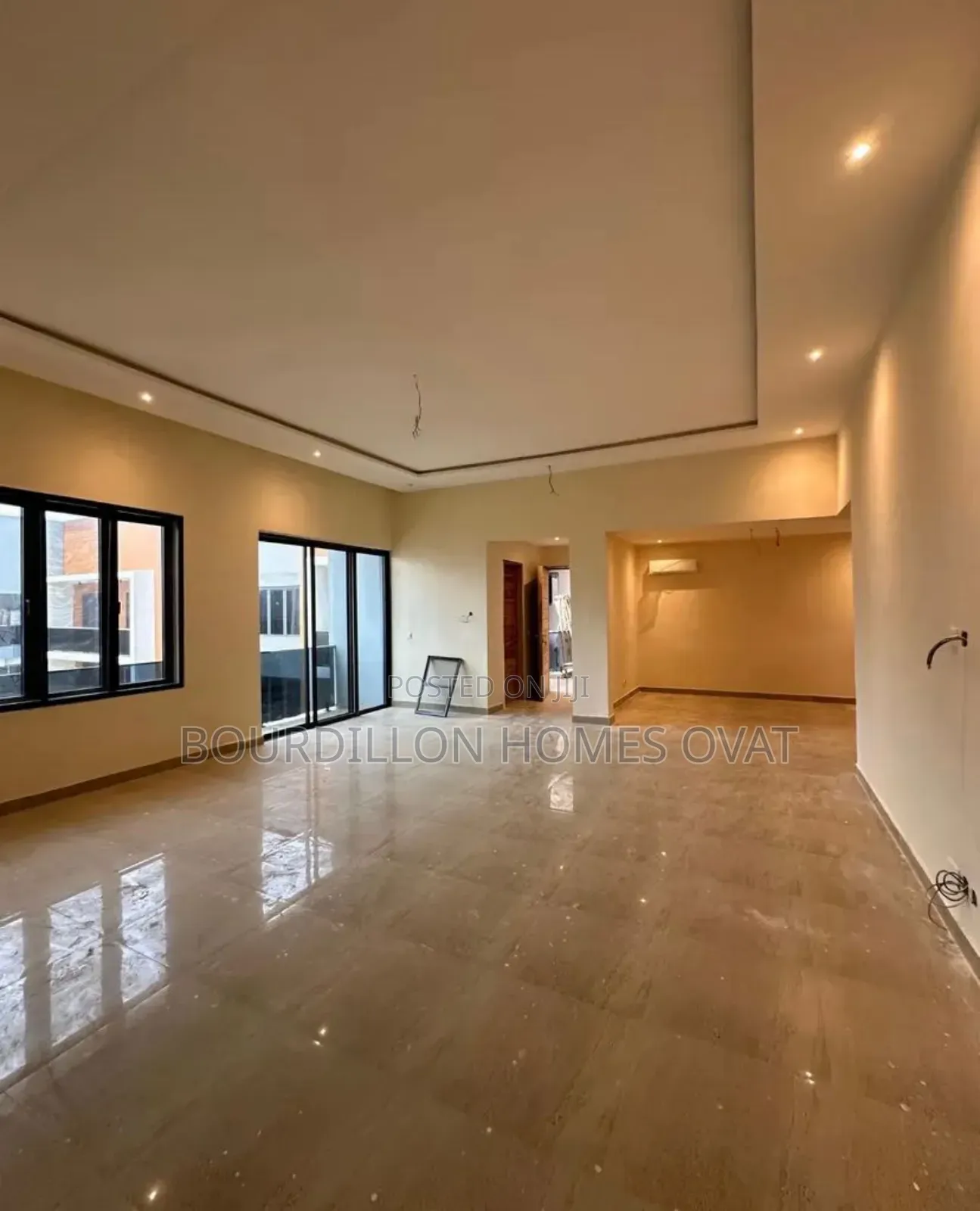 2bdrm Apartment in Lekki Phase 1, Lagos for sale