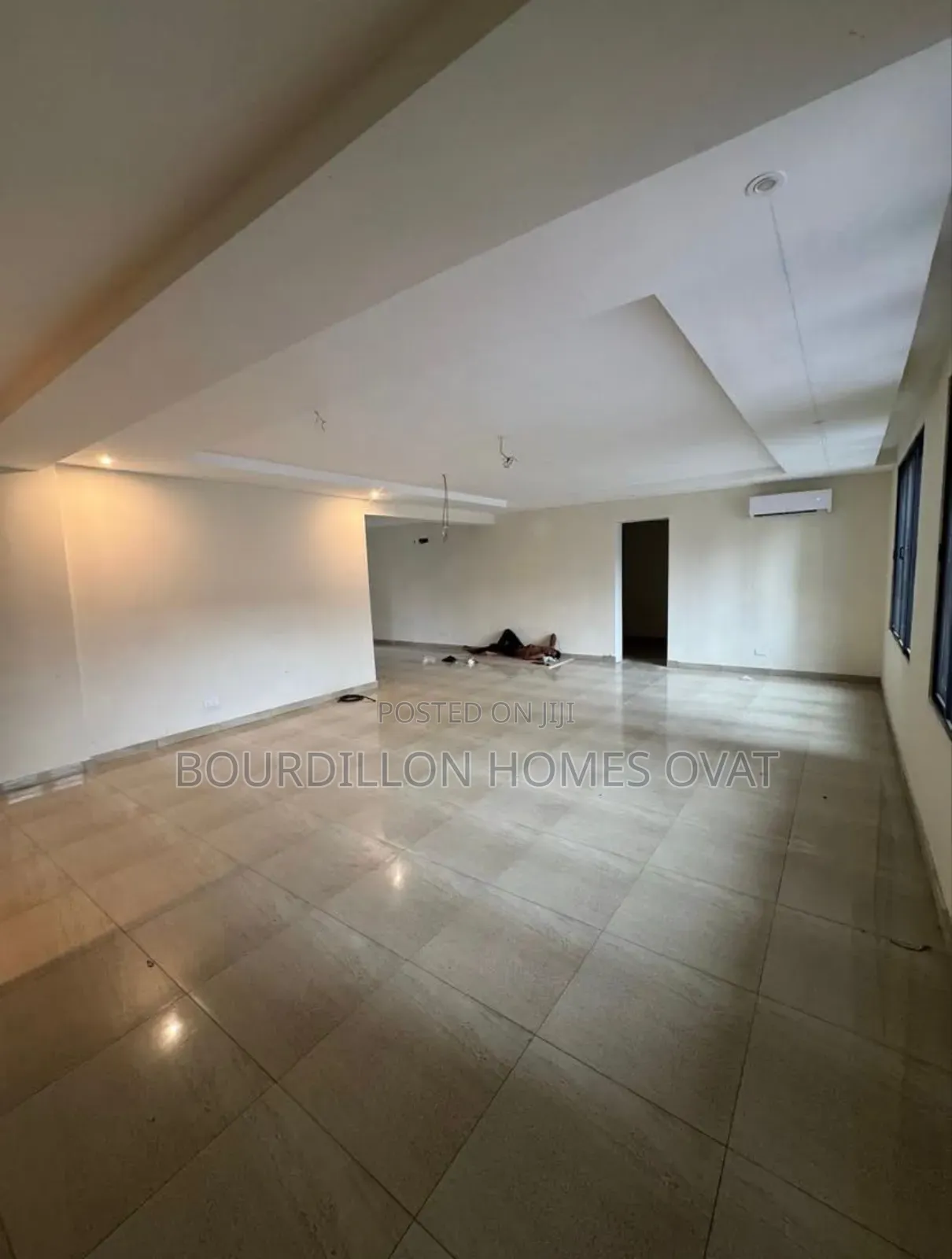 2bdrm Apartment in Lekki Phase 1, Lagos for sale
