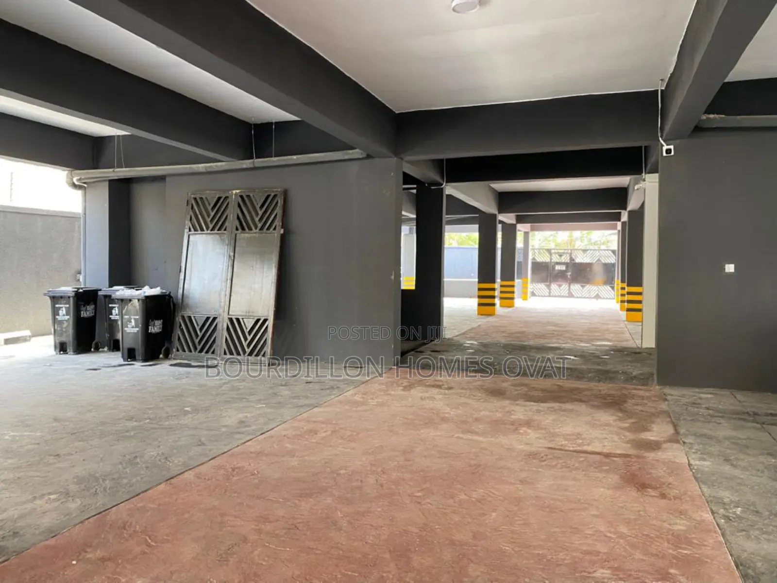 2bdrm Apartment in Ikota Lekki Lagos, Ikate for rent