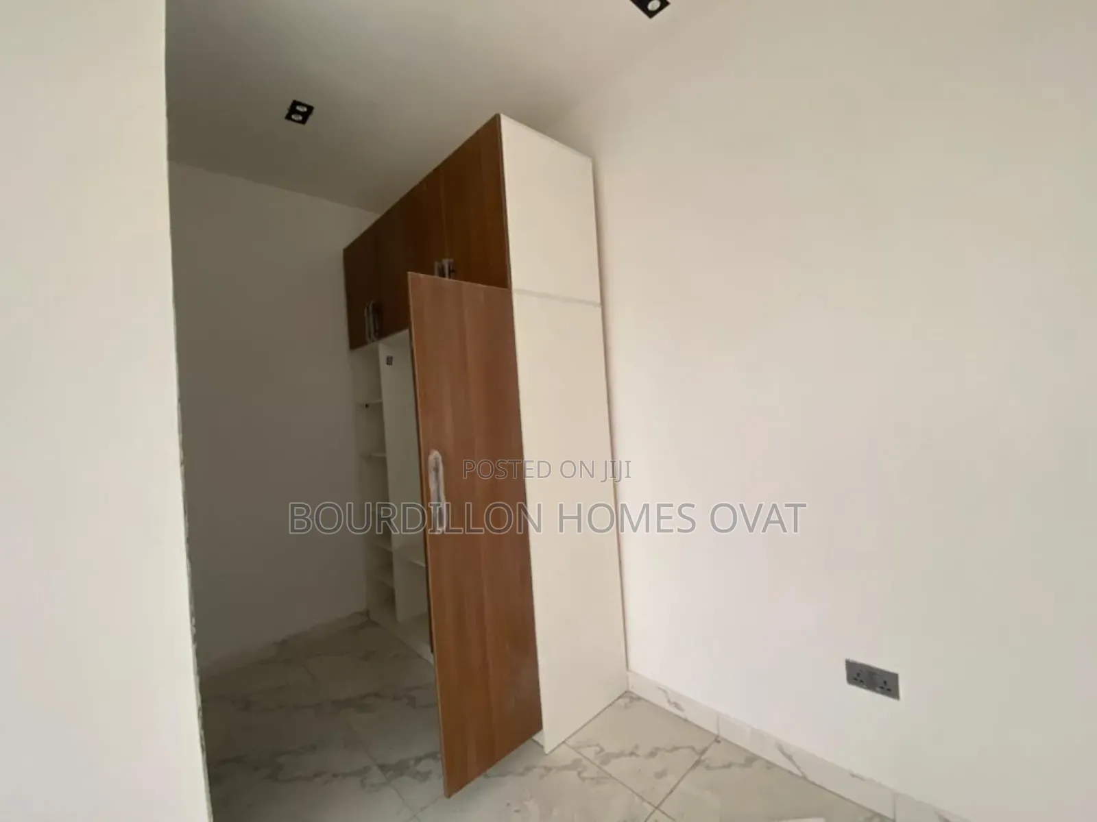 2bdrm Apartment in Ikota Lekki Lagos, Ikate for rent