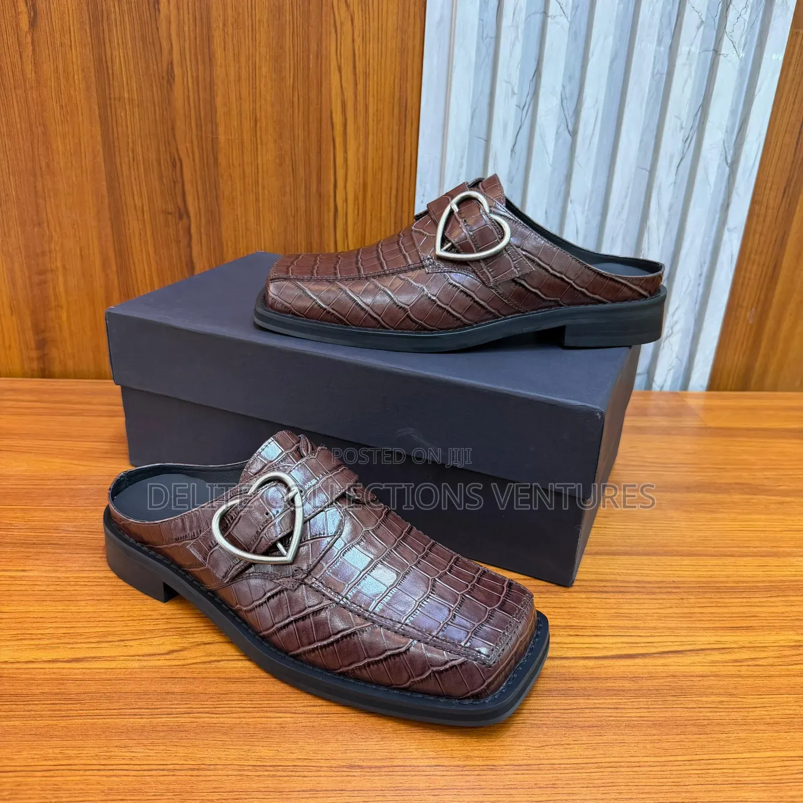 Martine Rose Men's Square Toe Buckle Mule.
Available in Two Colors.