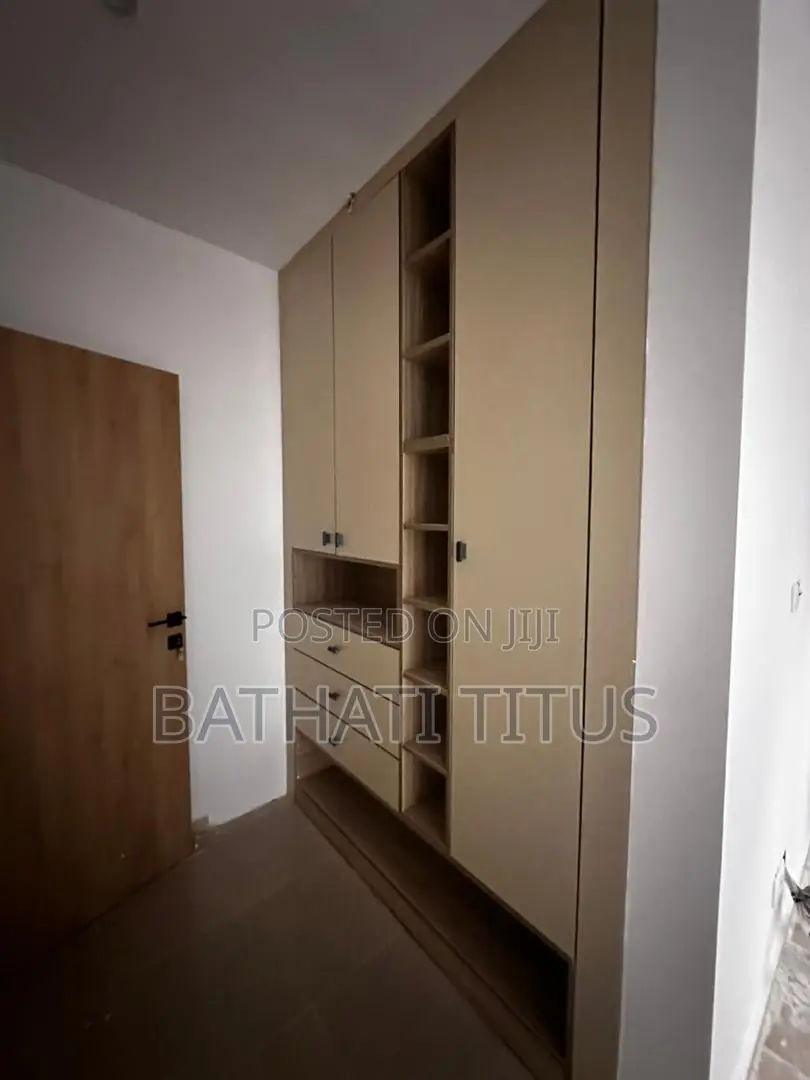 3bdrm Block of Flats in Bilaad Estate, Life Camp for rent