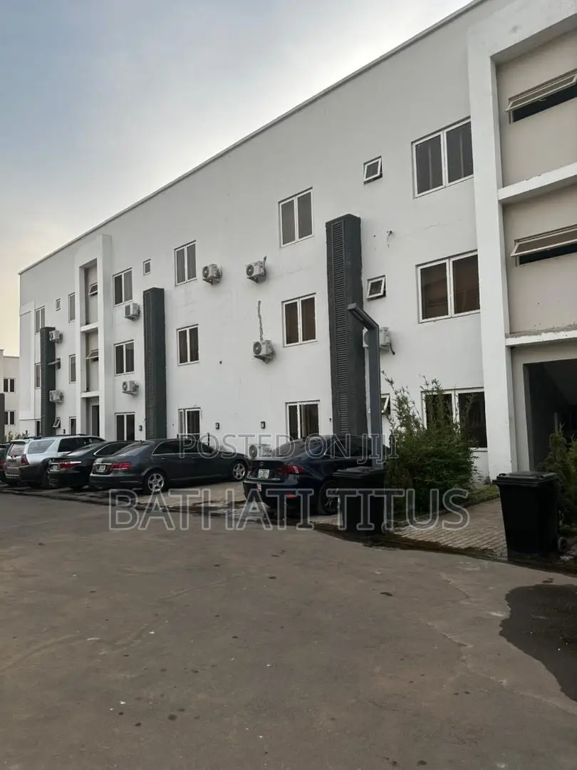 3bdrm Block of Flats in Bilaad Estate, Life Camp for rent