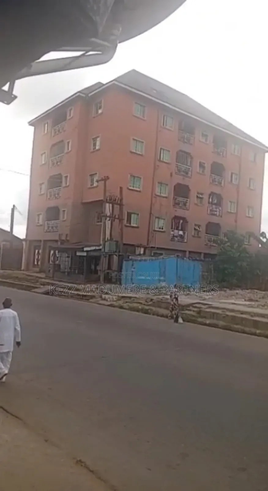 8bdrm Block of Flats in Osusu Area , Aba , for sale