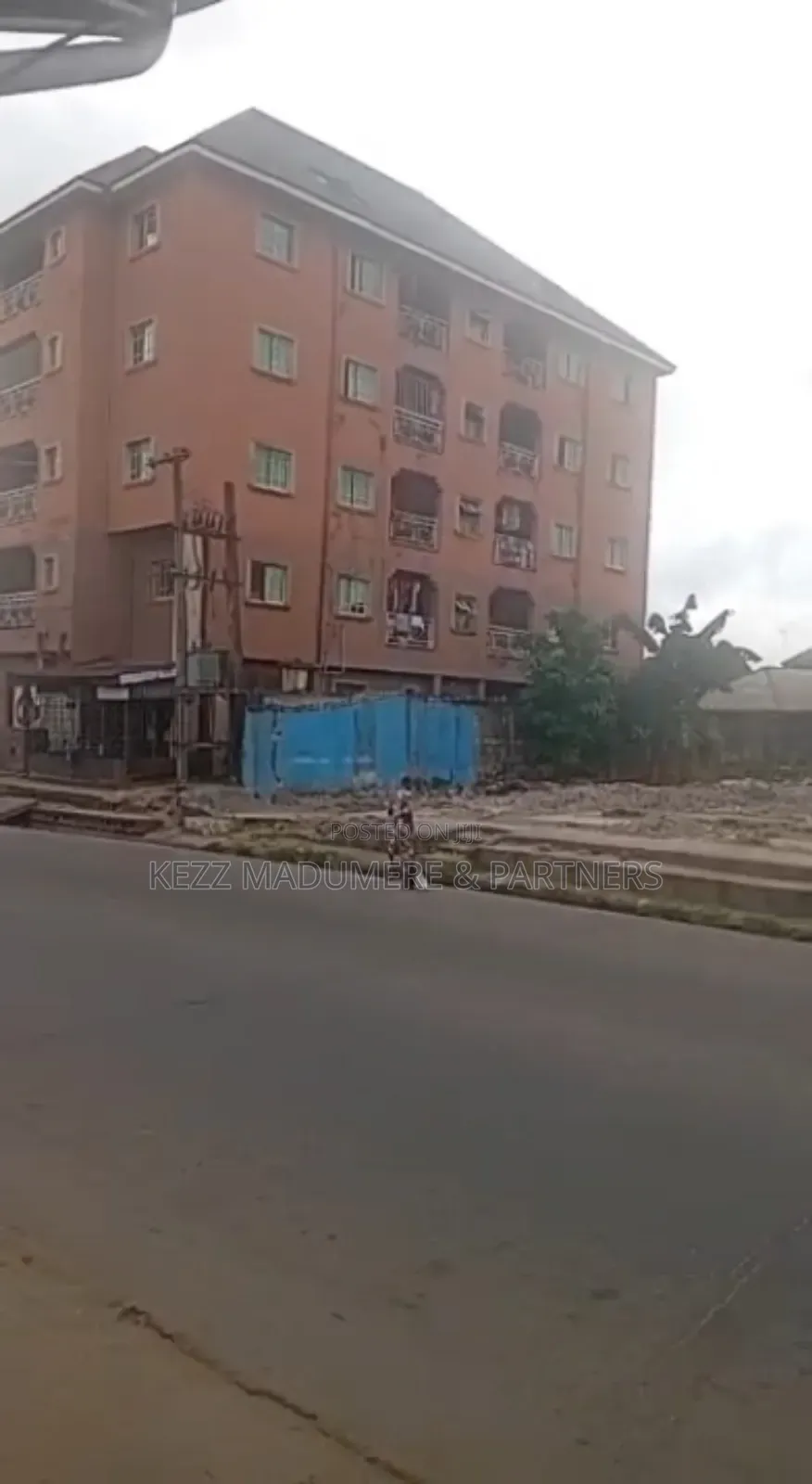 8bdrm Block of Flats in Osusu Area , Aba , for sale