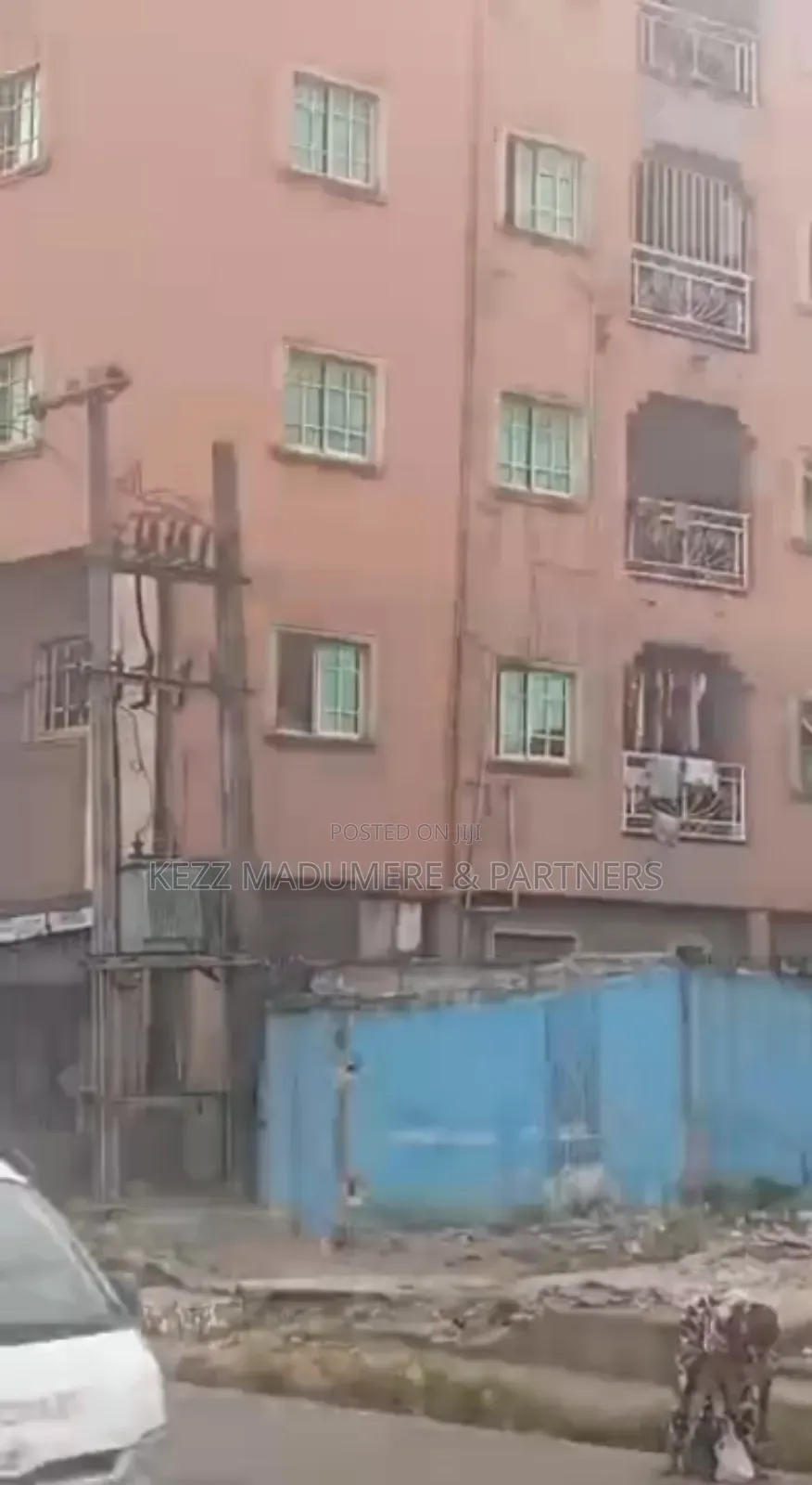 8bdrm Block of Flats in Osusu Area , Aba , for sale