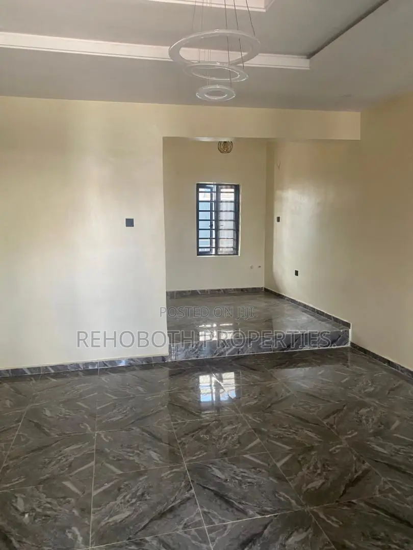 2bdrm Bungalow in Graceland Elebu, Akala Express for rent