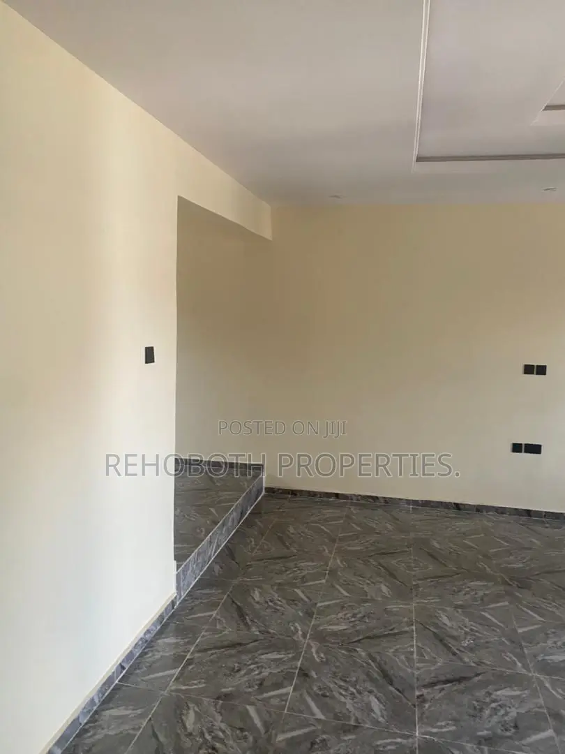 2bdrm Bungalow in Graceland Elebu, Akala Express for rent