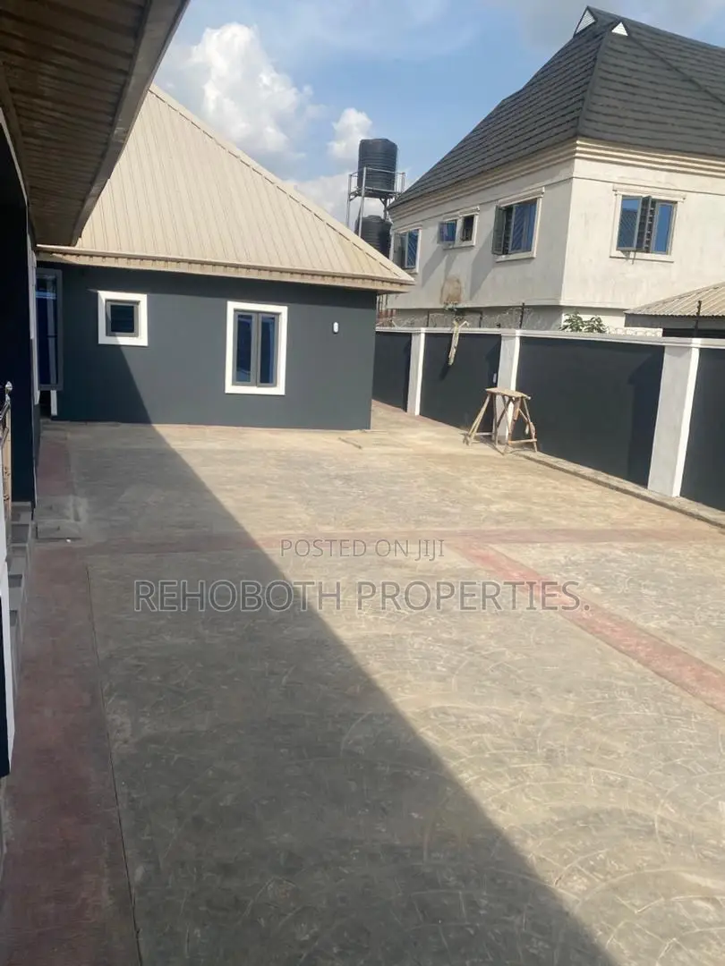 2bdrm Bungalow in Graceland Elebu, Akala Express for rent