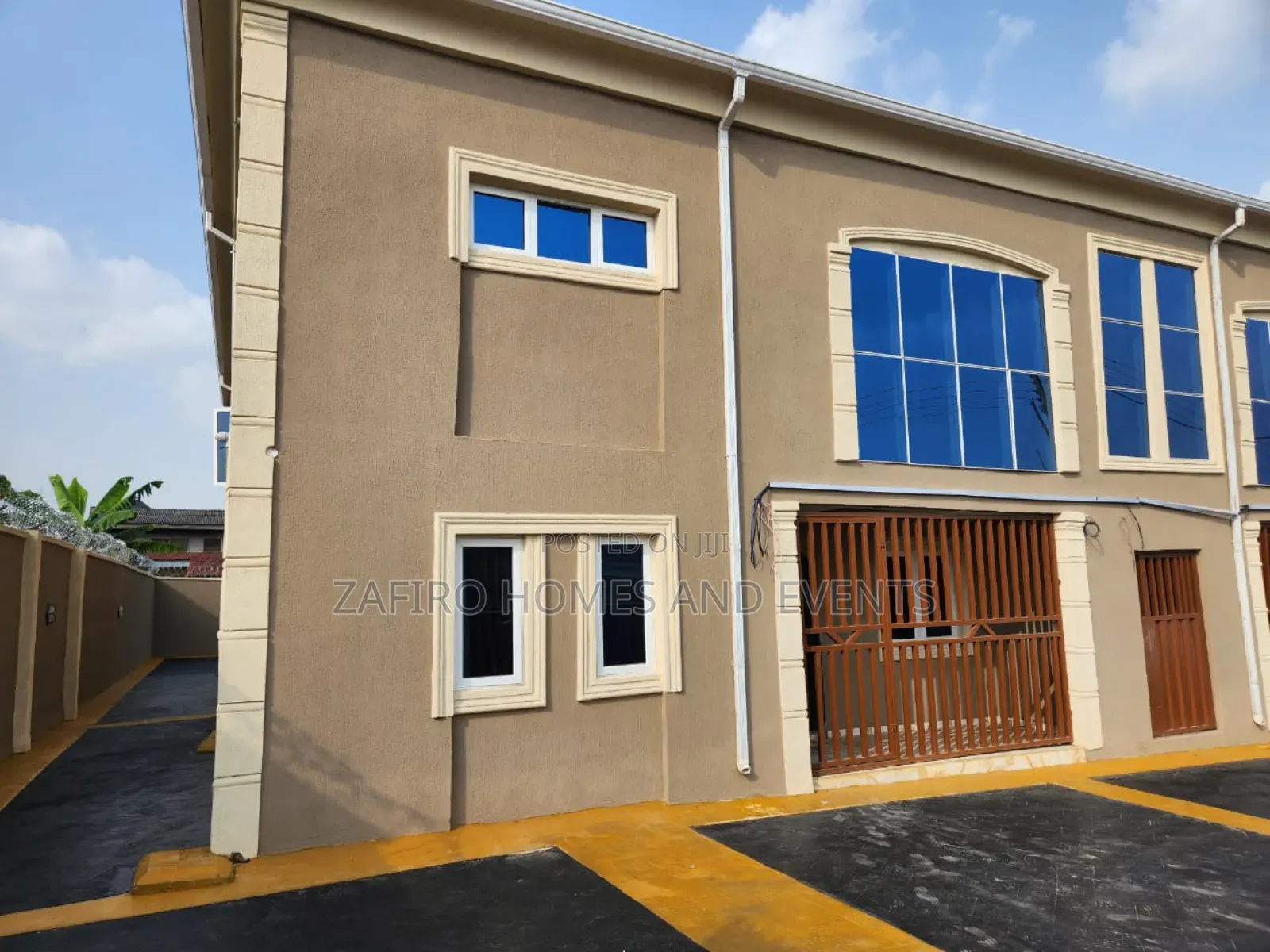 5bdrm Duplex in Olapade Agoro for sale