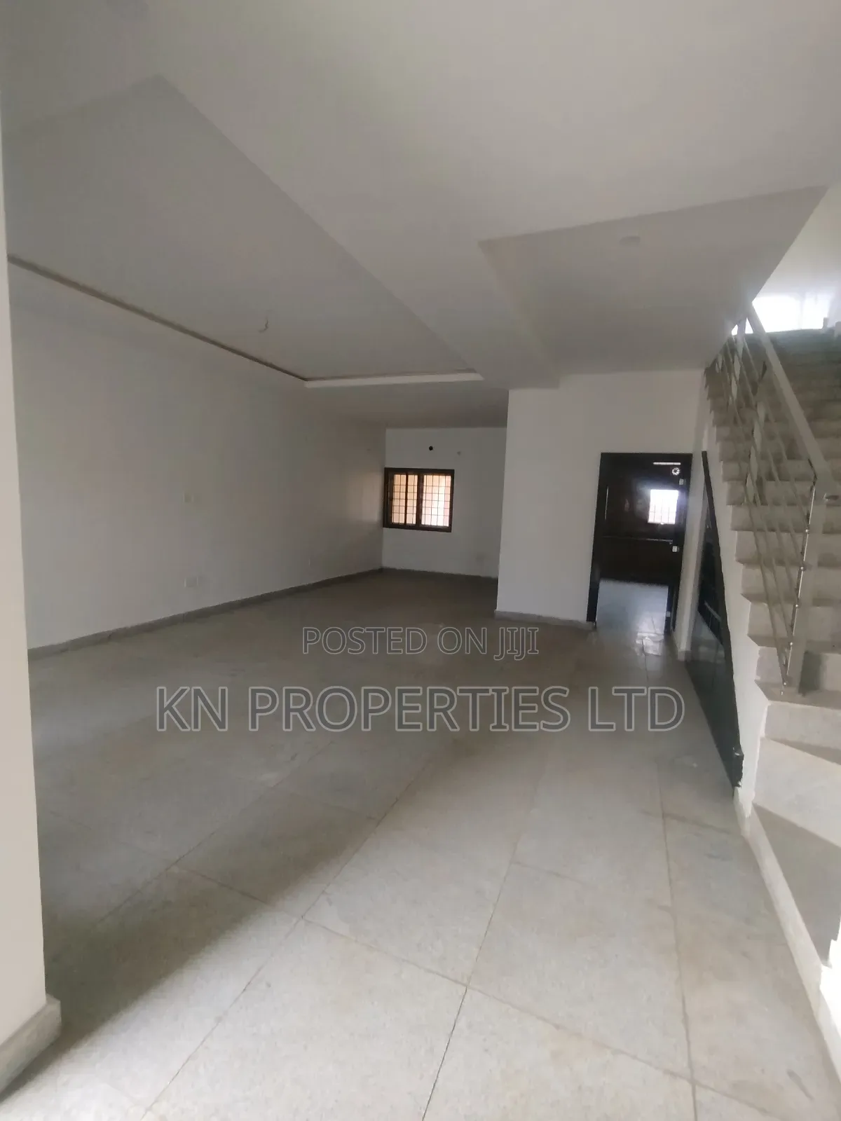 4bdrm Townhouse / Terrace in Gusape, Guzape District for rent