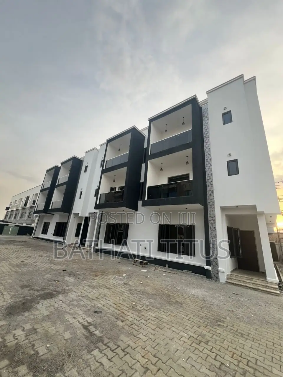 4bdrm Duplex in Jahi for sale