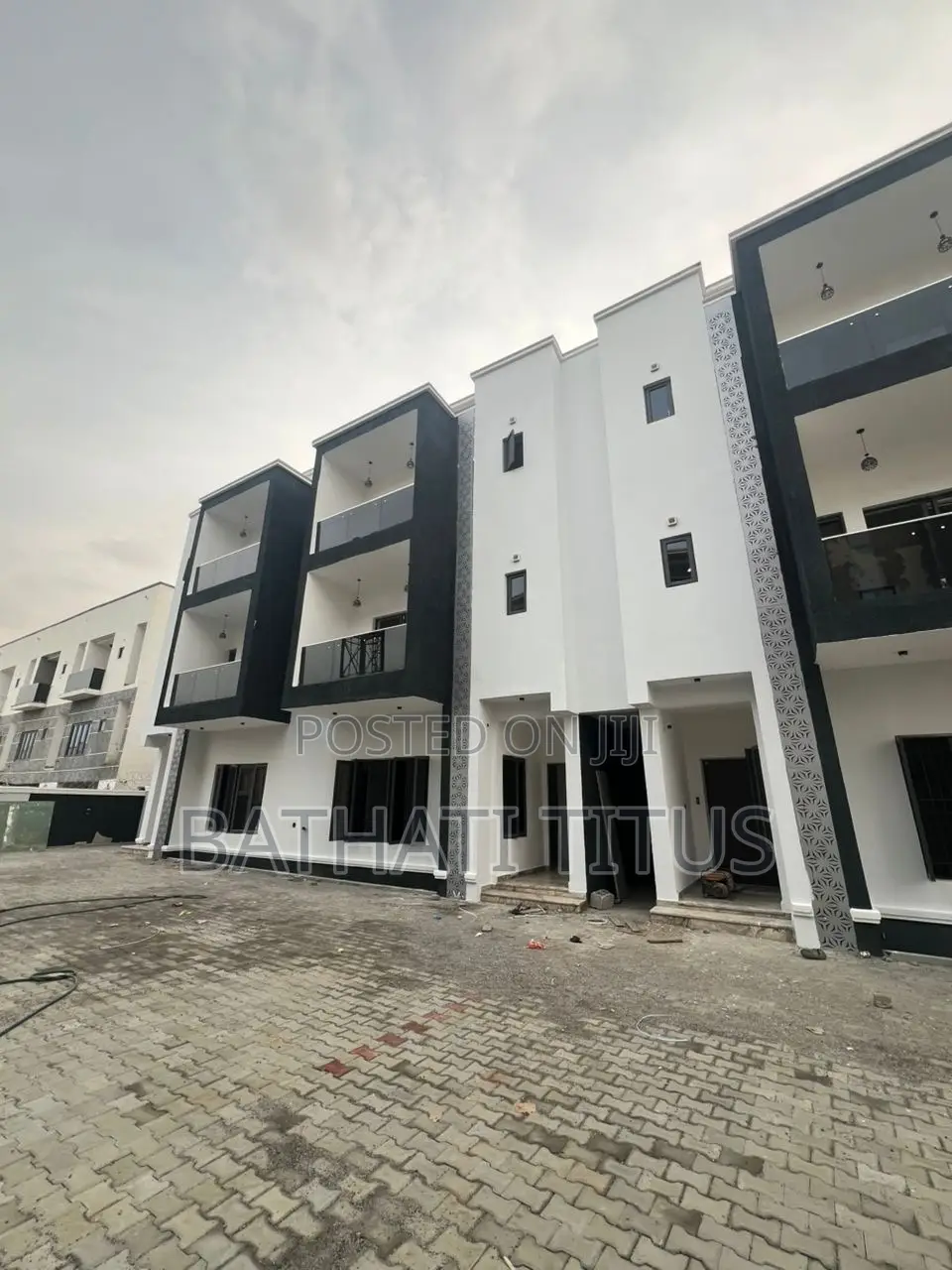4bdrm Duplex in Jahi for sale