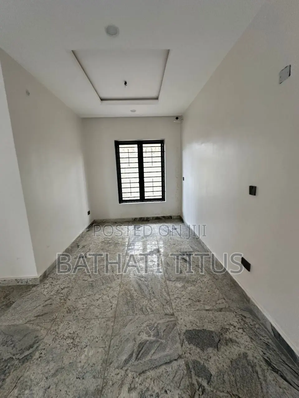 5bdrm Duplex in Jahi for sale