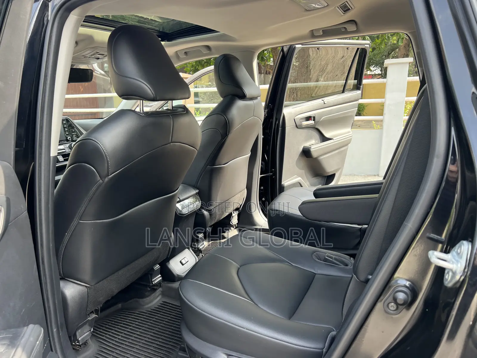 Toyota Highlander XLE 2022 Black