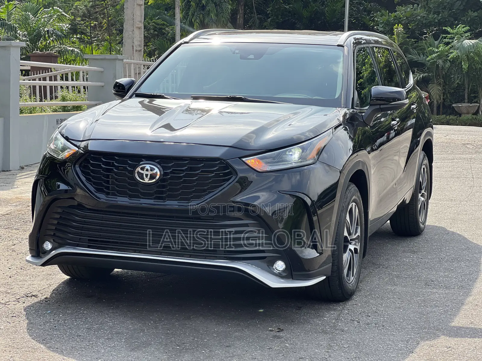 Toyota Highlander XLE 2022 Black