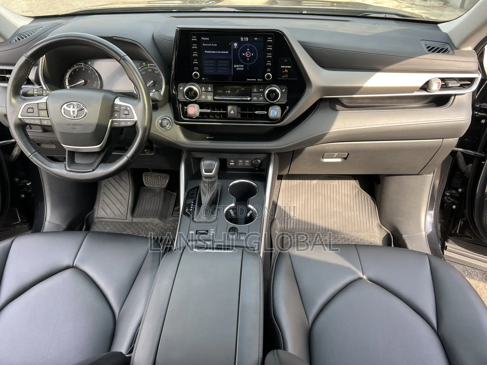 Toyota Highlander XLE 2022 Black