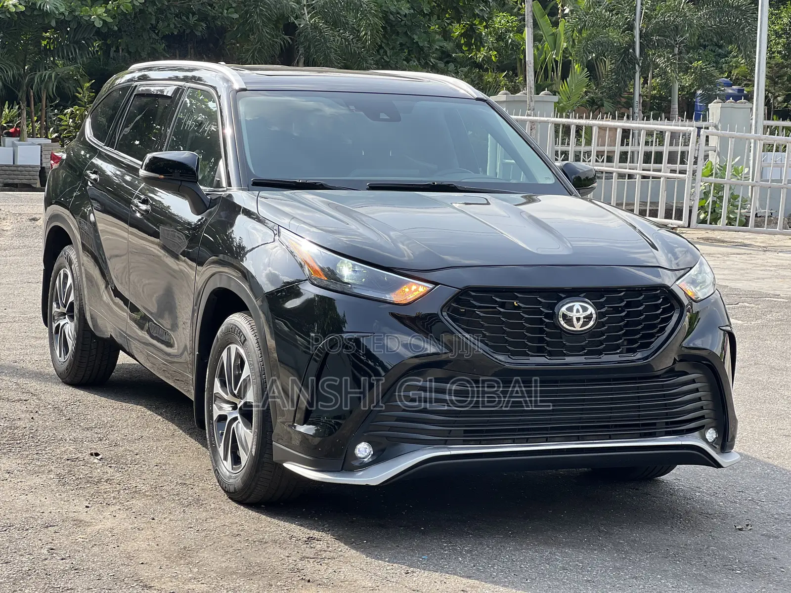 Toyota Highlander XLE 2022 Black