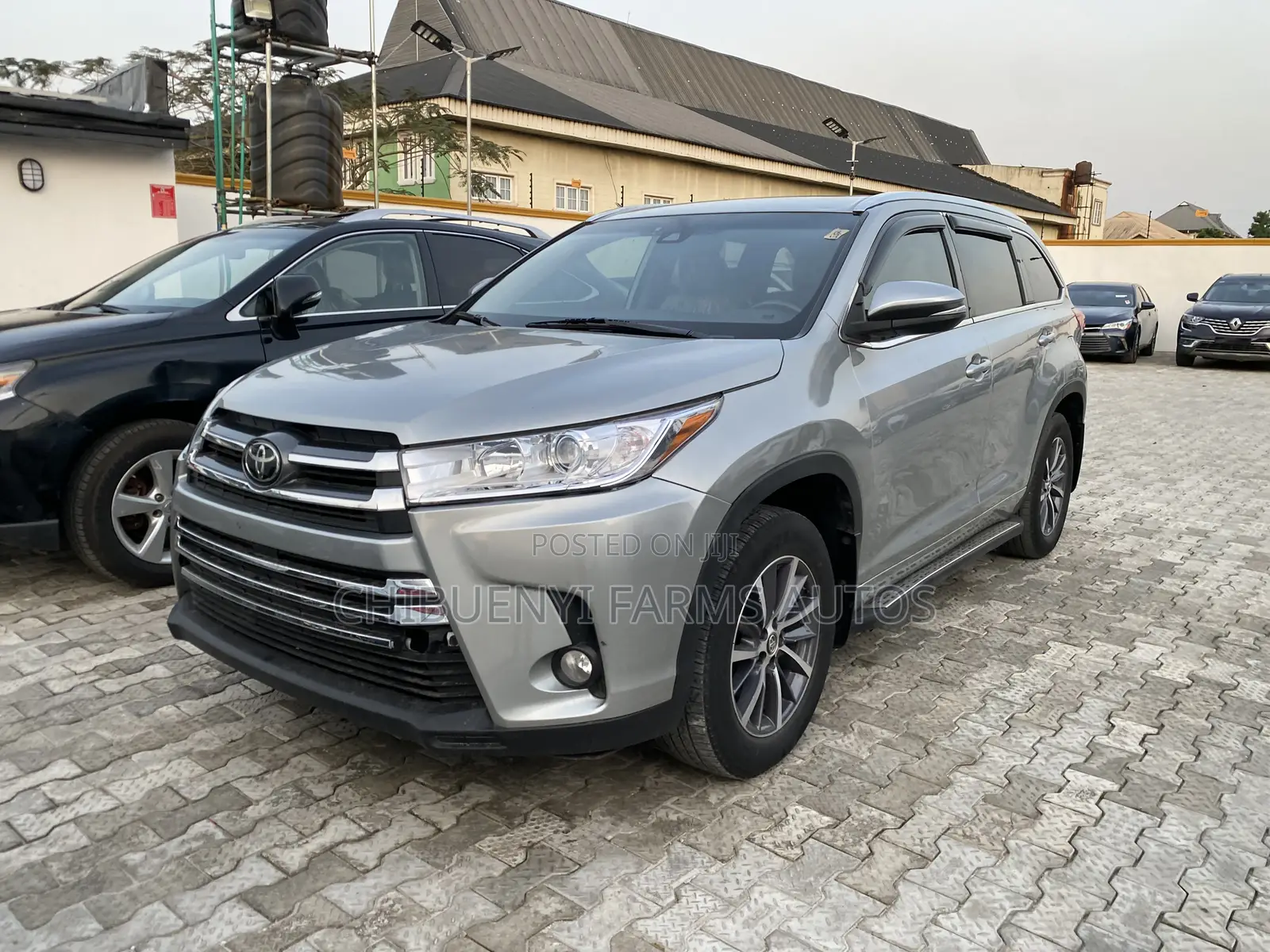 Toyota Highlander XLE 4x4 V6 (3.5L 6cyl 8A) 2018 Silver