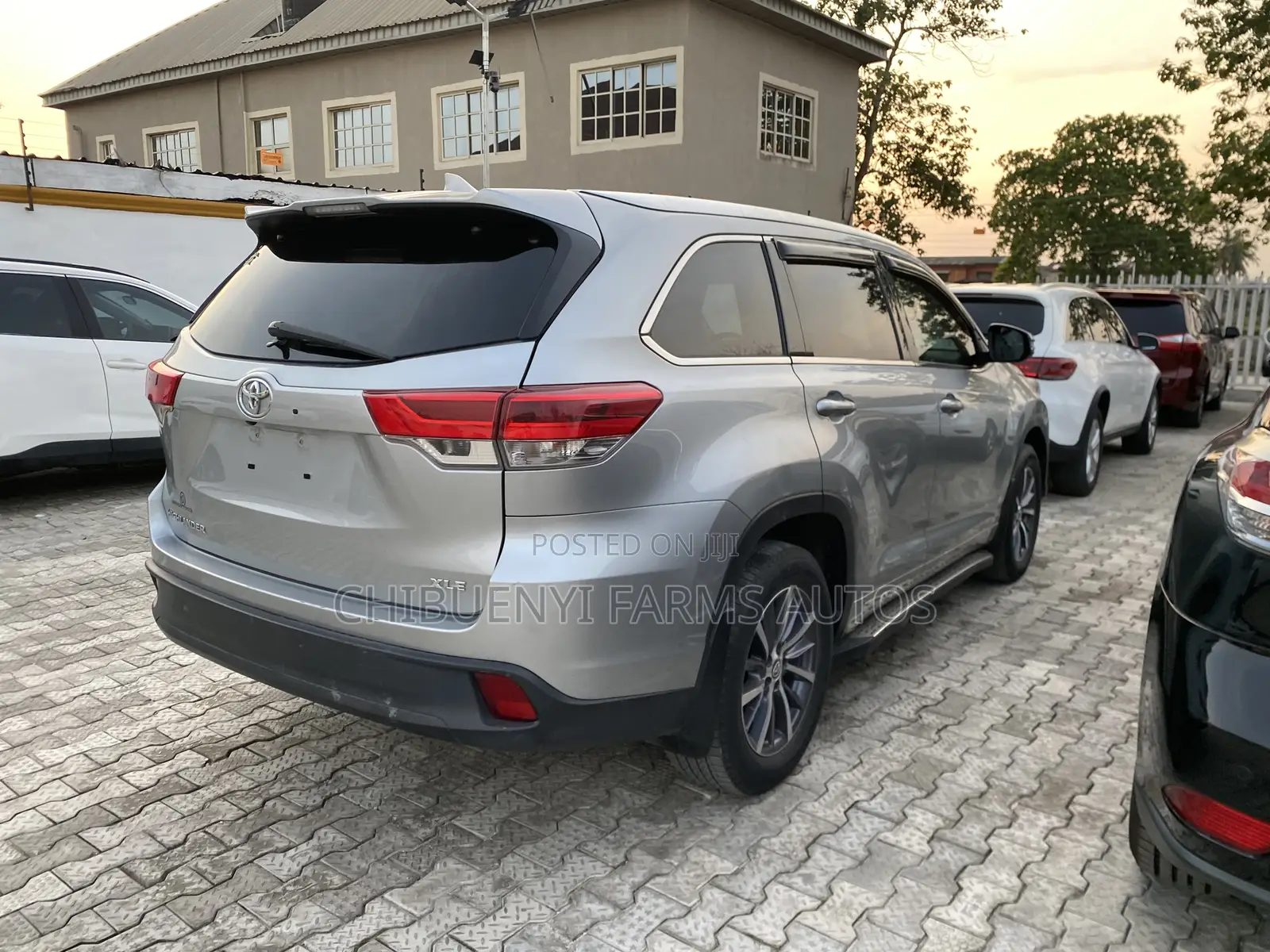 Toyota Highlander XLE 4x4 V6 (3.5L 6cyl 8A) 2018 Silver
