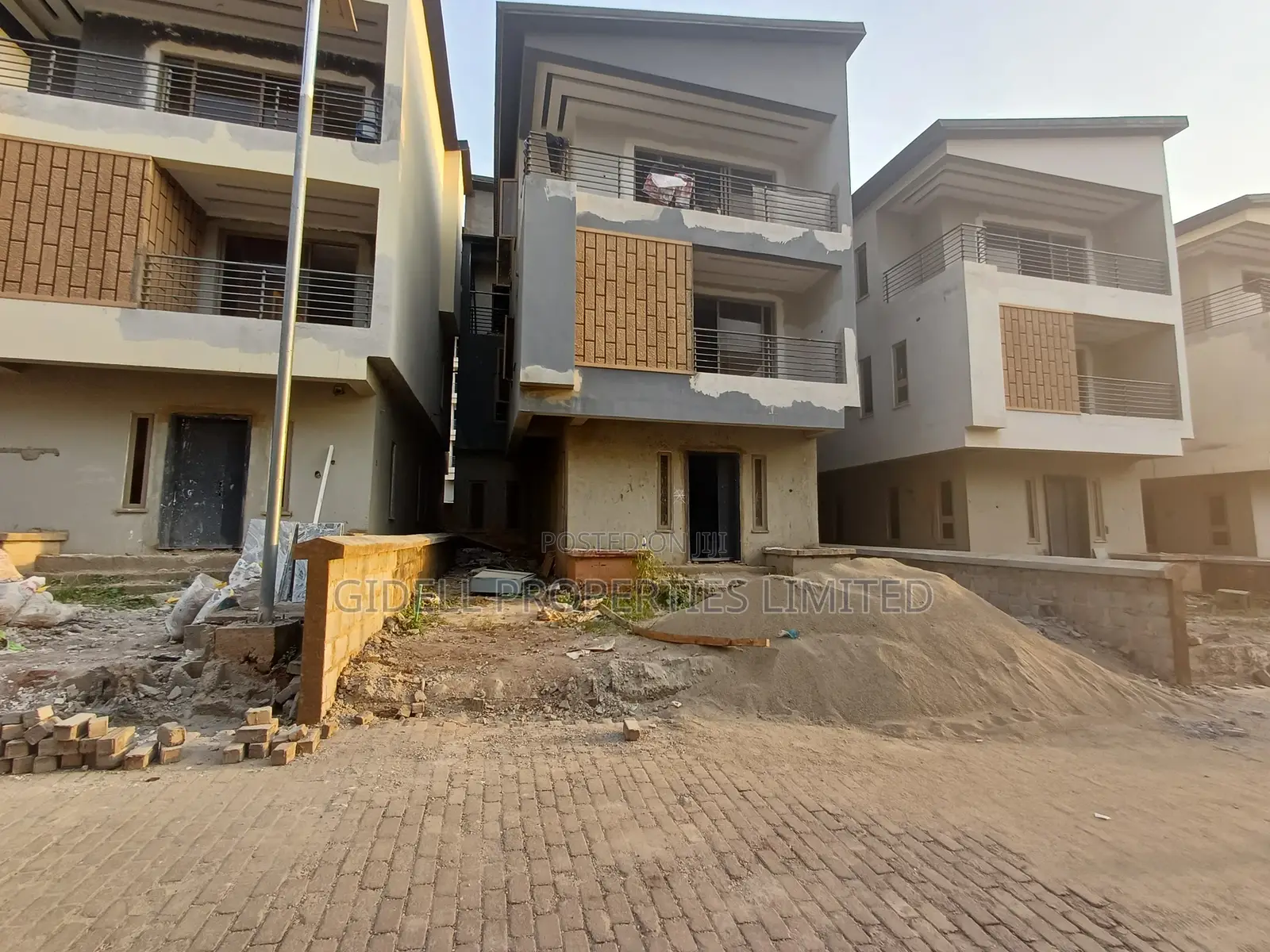 4bdrm Duplex in Mabushi for sale