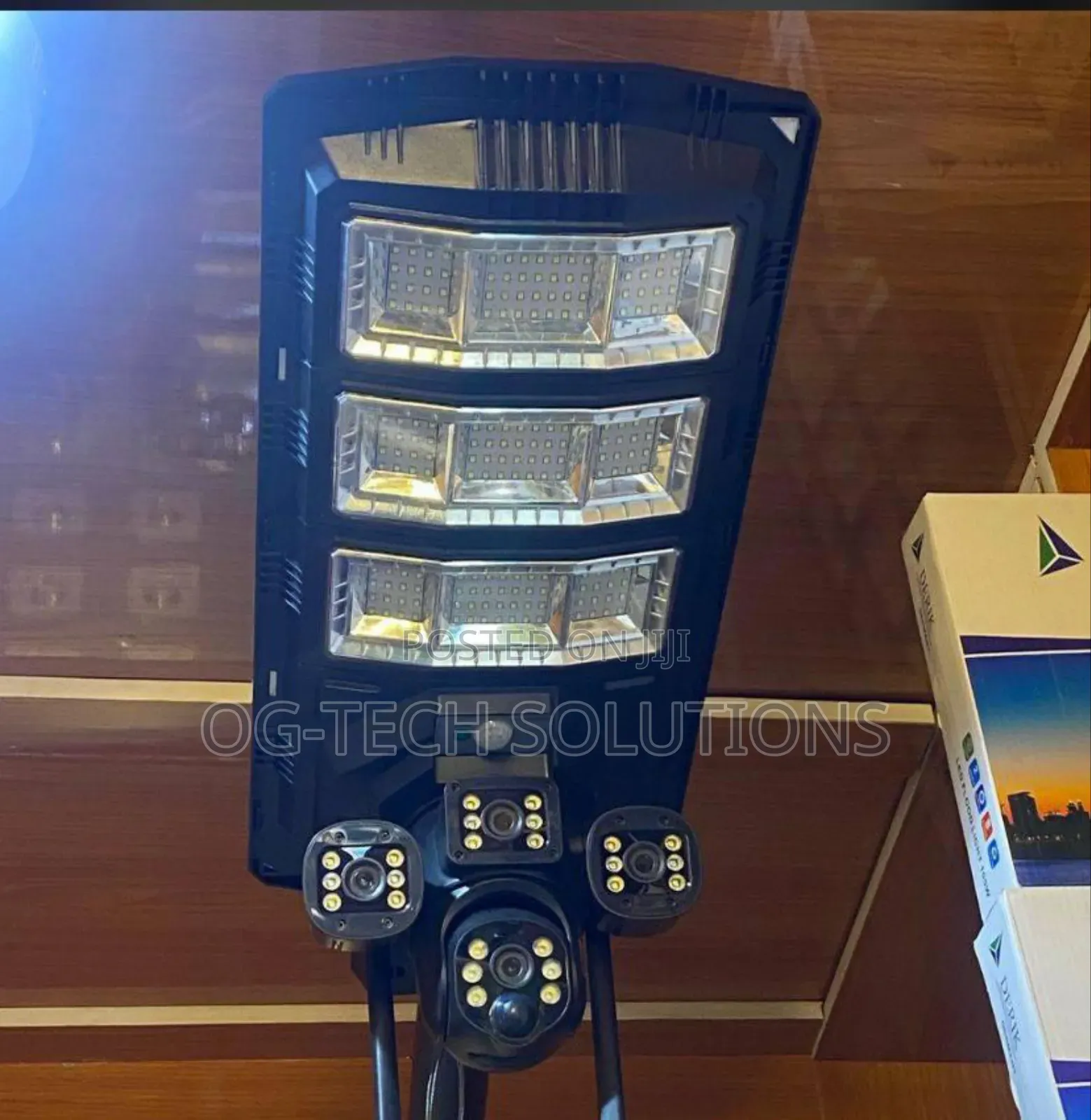 Solar Street Light With Three Lens Solar Rotational Camera