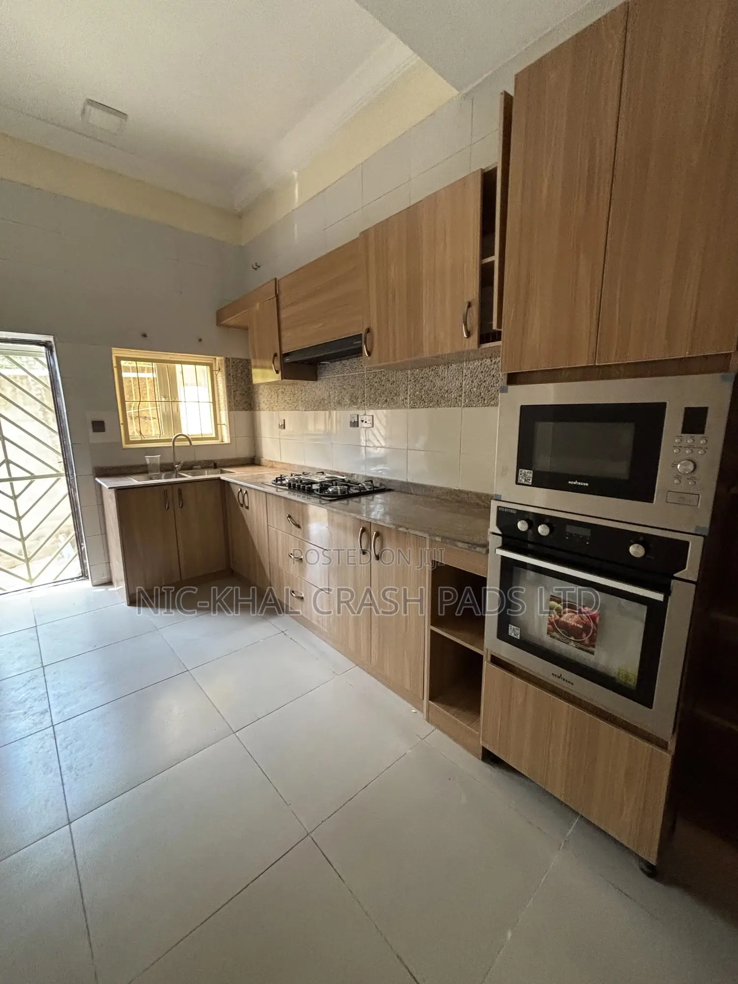 4bdrm Townhouse / Terrace in Guzape Main for rent