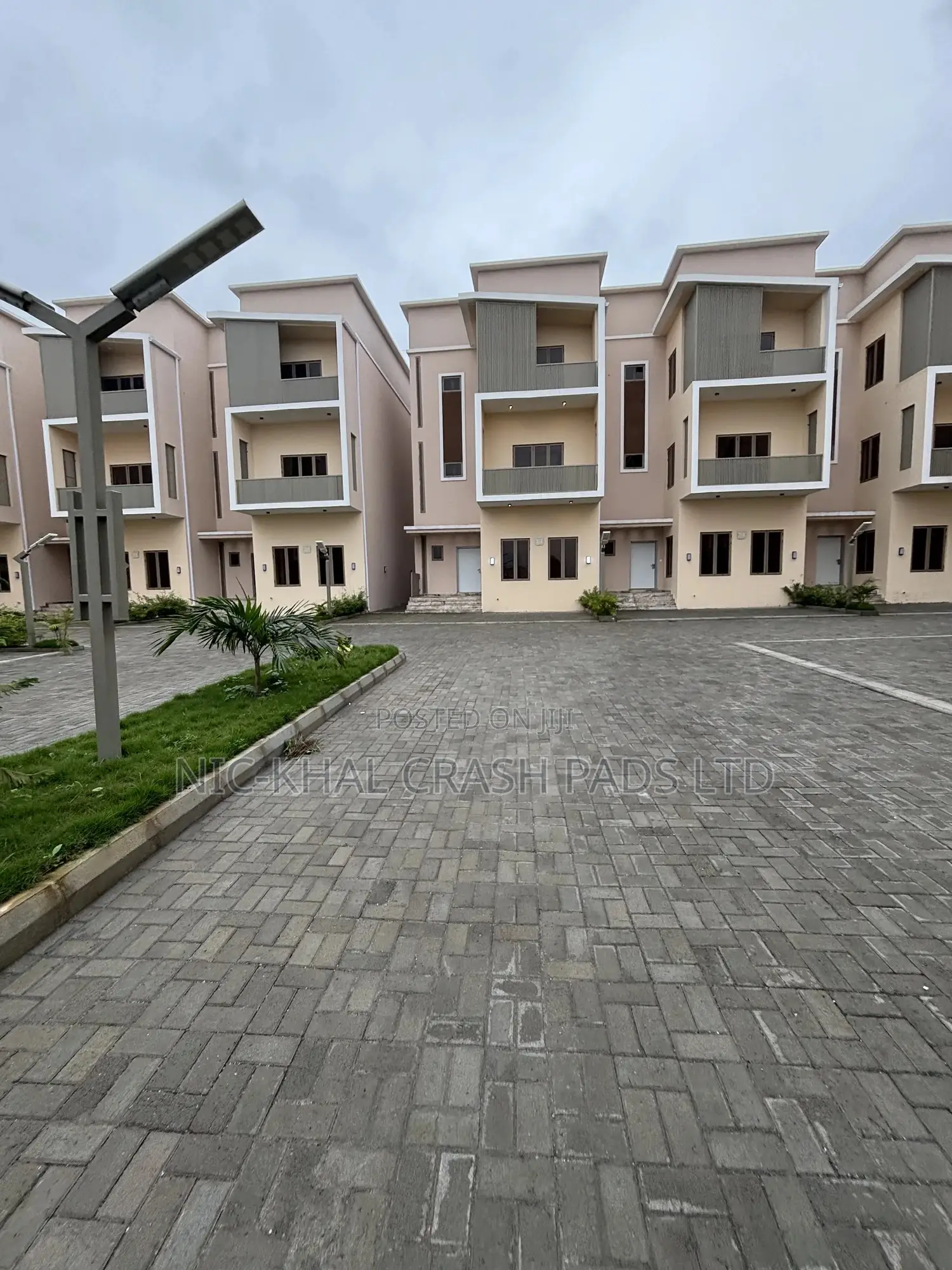 4bdrm Duplex in Dawaki for sale