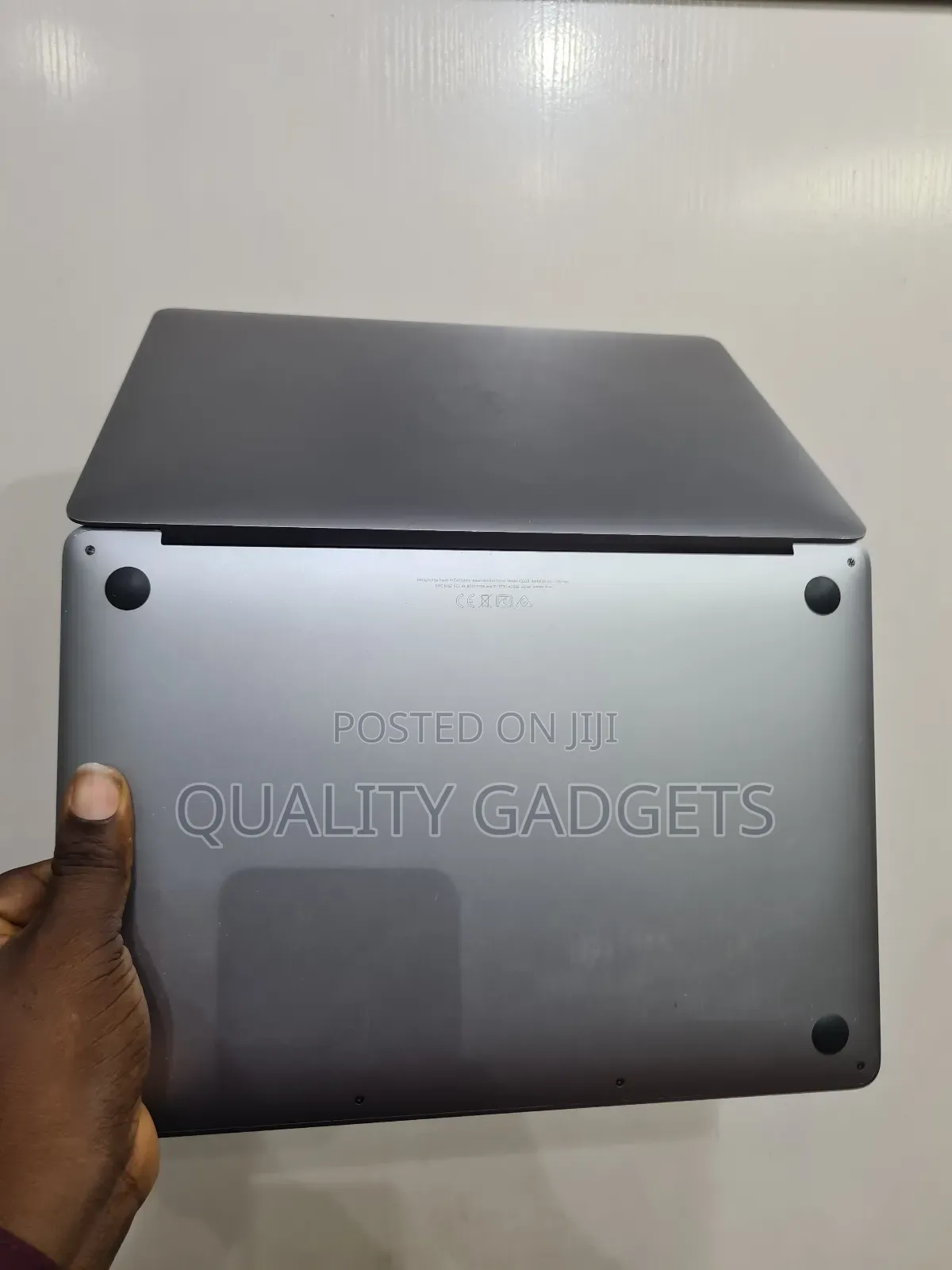 Laptop Apple MacBook Pro 2022 M2 8GB Apple M2 SSD 256GB