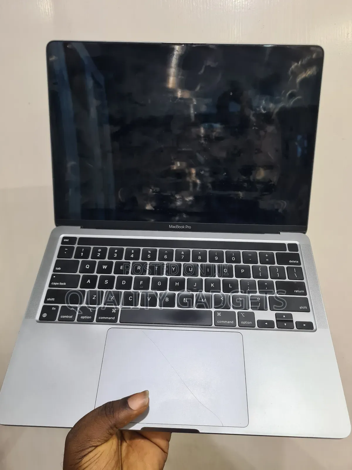 Laptop Apple MacBook Pro 2022 M2 8GB Apple M2 SSD 256GB