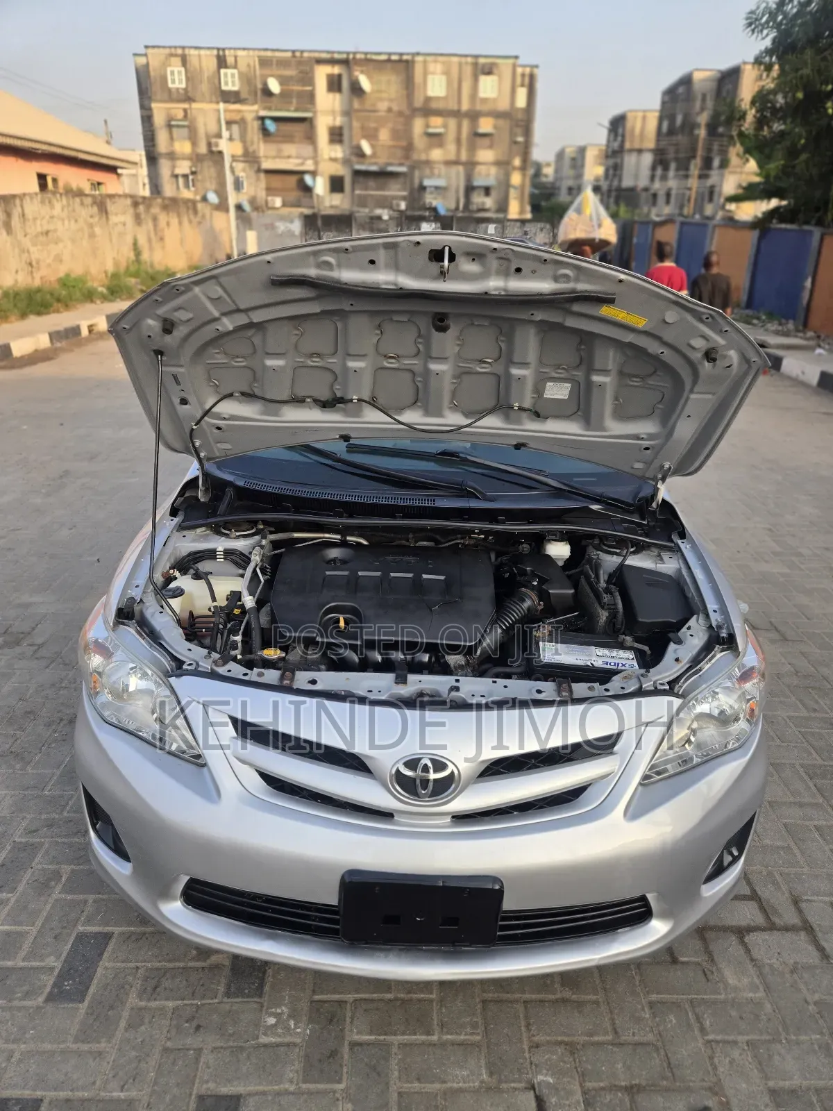 Toyota Corolla LE 4dr Sedan (1.8L 4cyl 4A) 2011 Silver