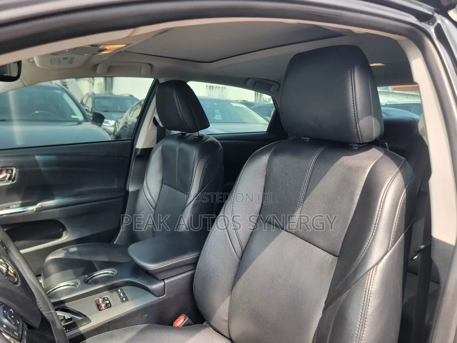 Toyota Avalon XLE Plus Sedan FWD (3.5L 6cyl 6A) 2017 Black
