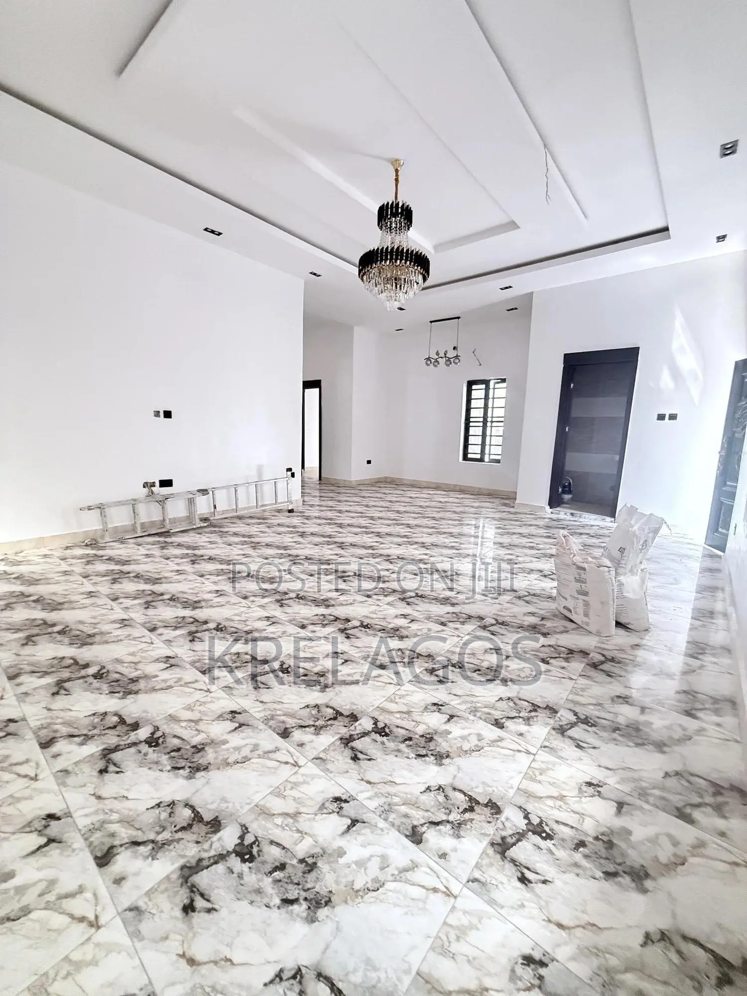 5bdrm Duplex in Osapa london for sale
