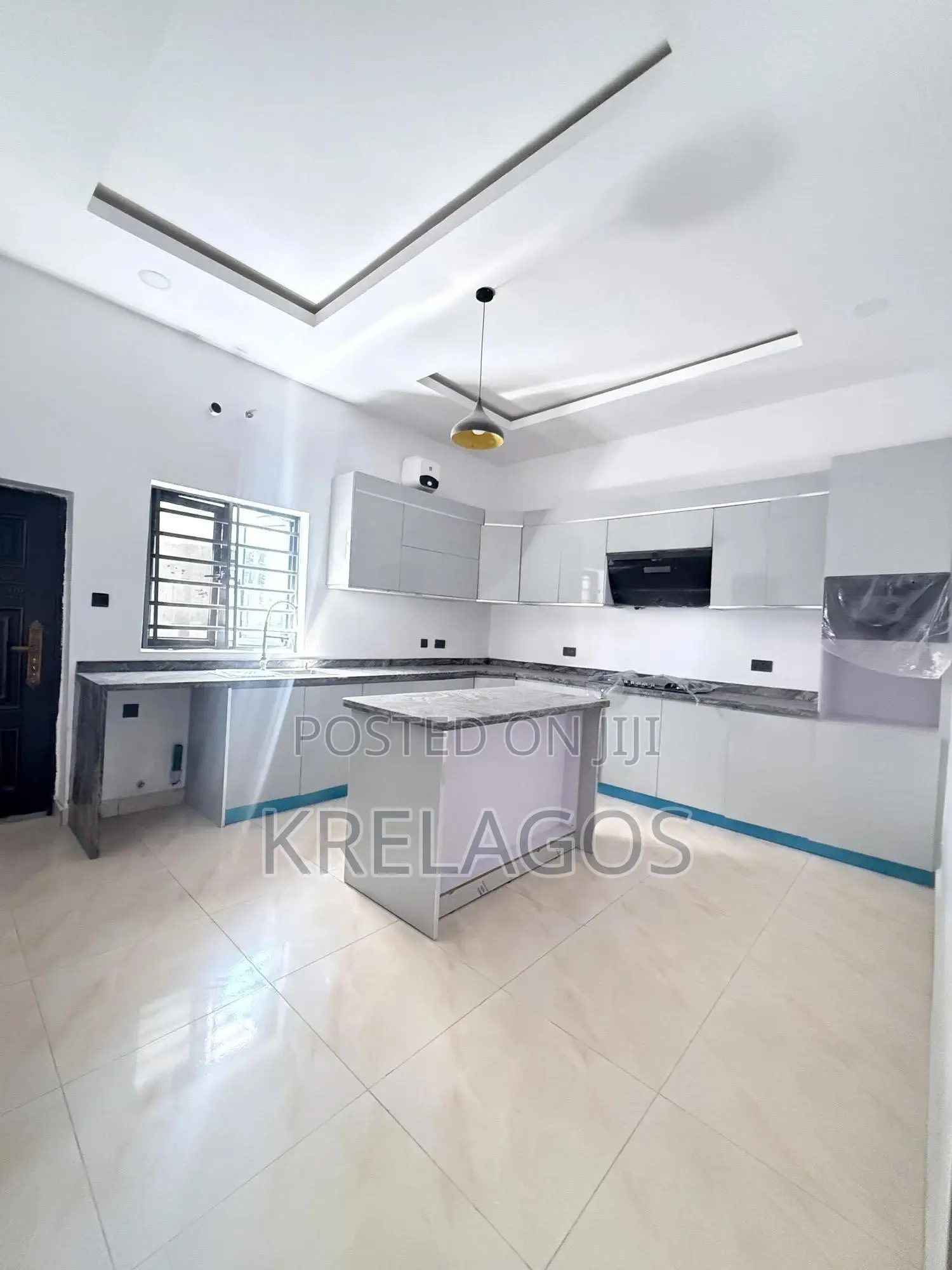 5bdrm Duplex in Osapa london for sale