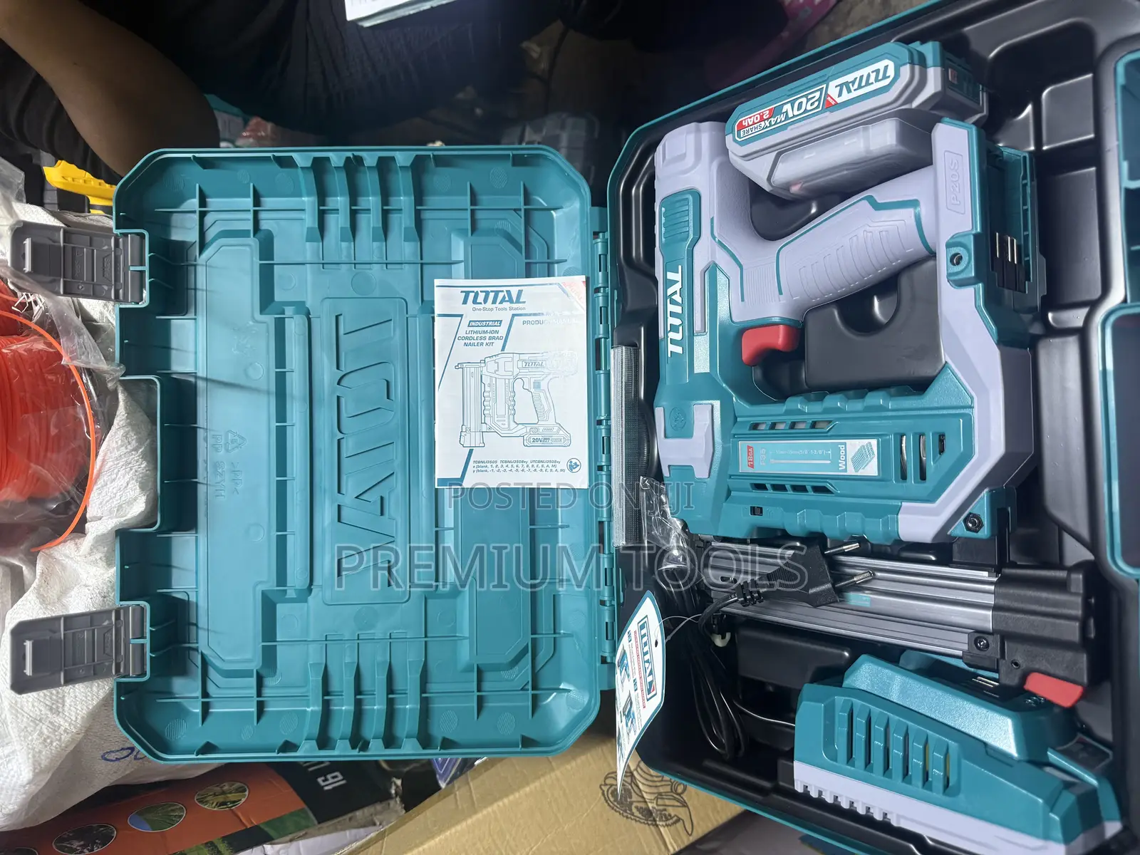 Total Li-Ion 20v Cordless Brad Nailer Kit (Model Tcbnli3505