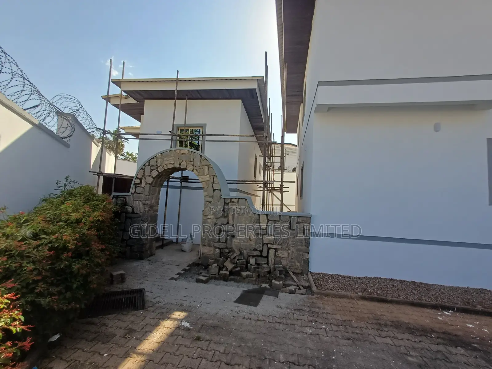 6bdrm Duplex in Maitama for sale