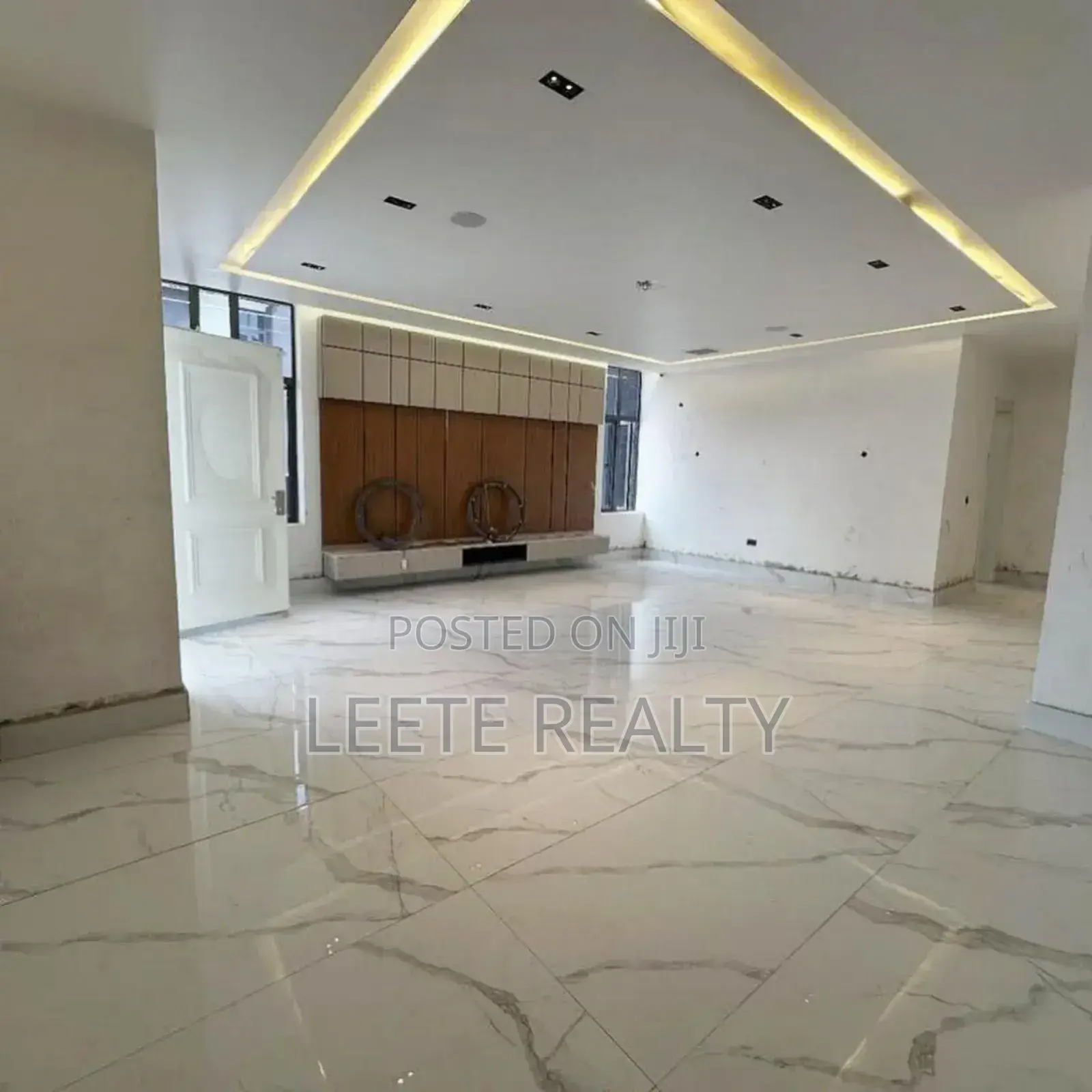 6bdrm Duplex in Kado for sale