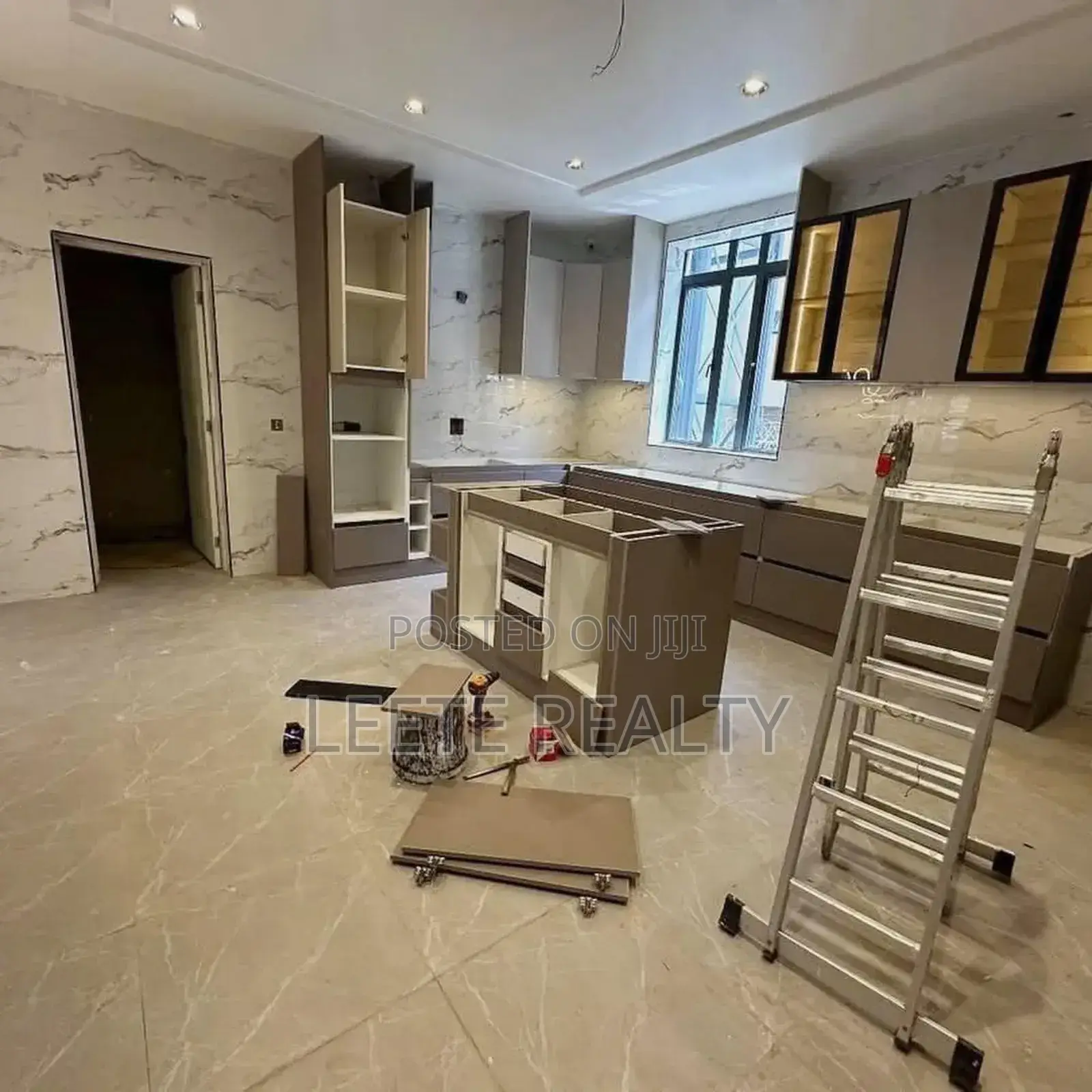 6bdrm Duplex in Kado for sale