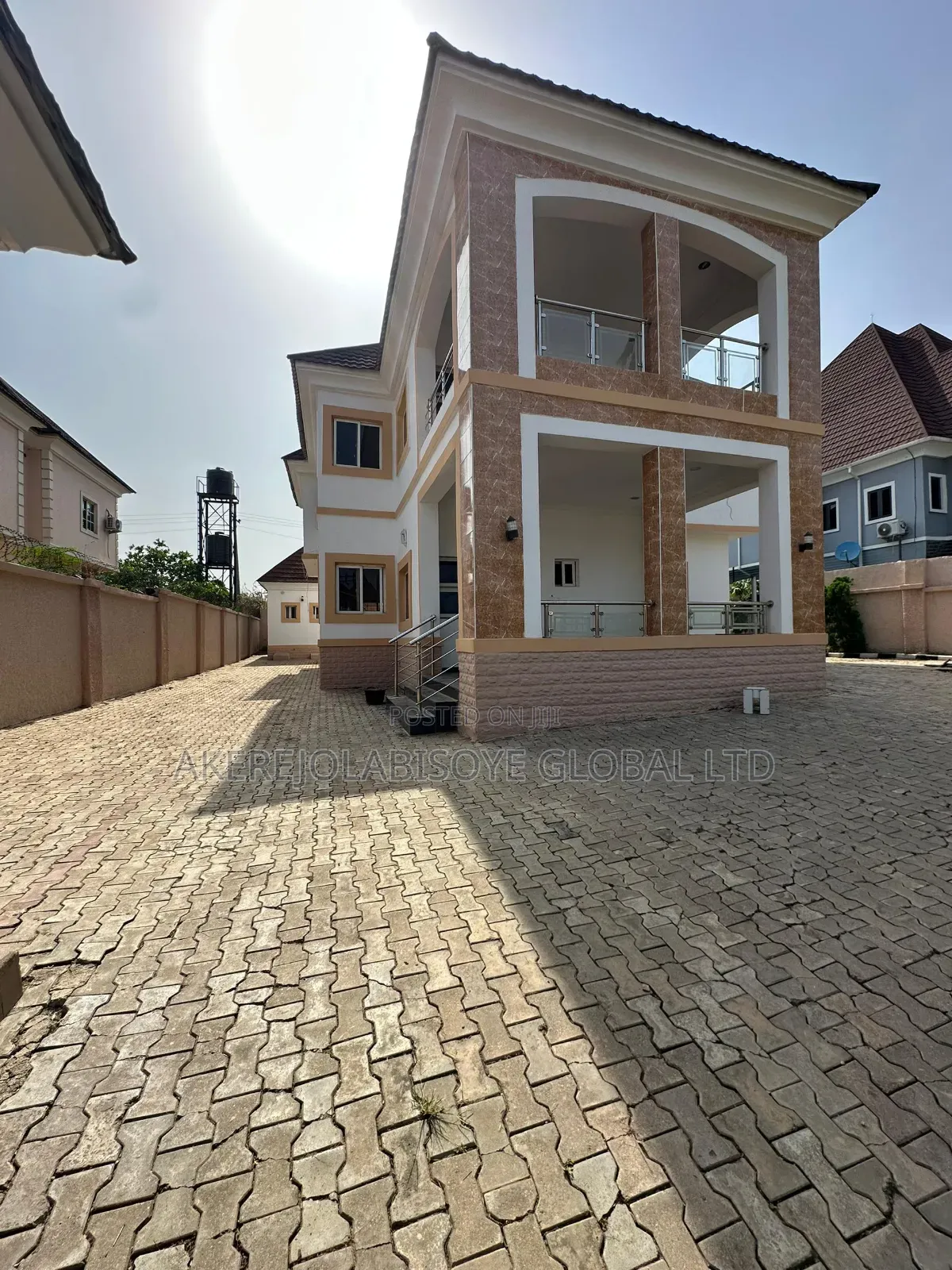 4bdrm Duplex in In An Estate for rent