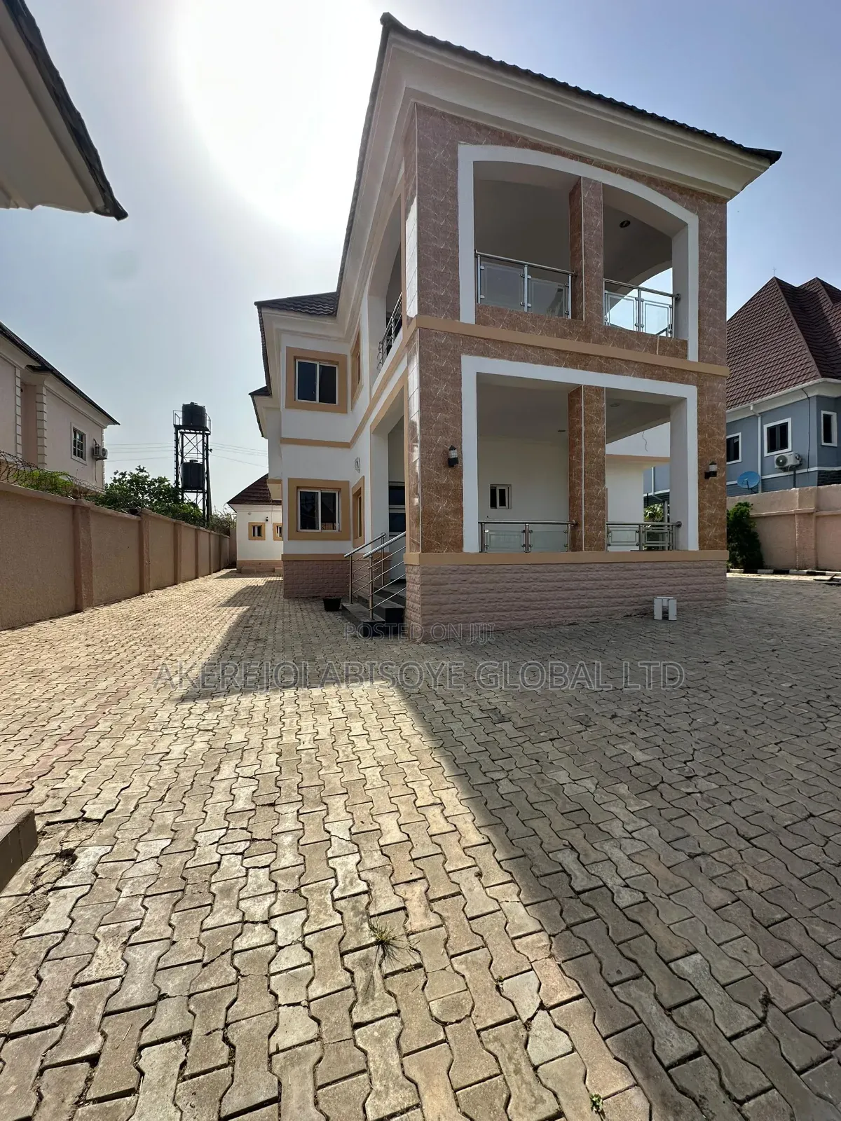 4bdrm Duplex in In An Estate for rent