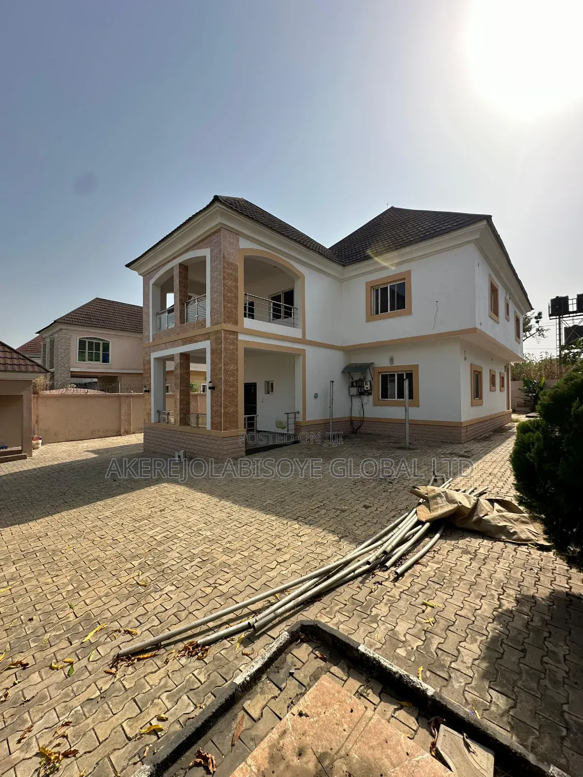 4bdrm Duplex in In An Estate for rent